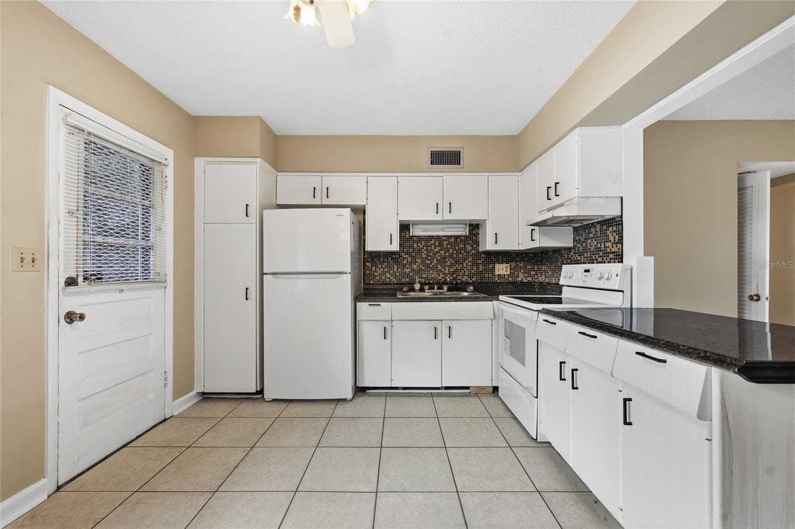 Condominium at 825 N PRIMROSE DR #111, ORLANDO, photo 10 of 28
