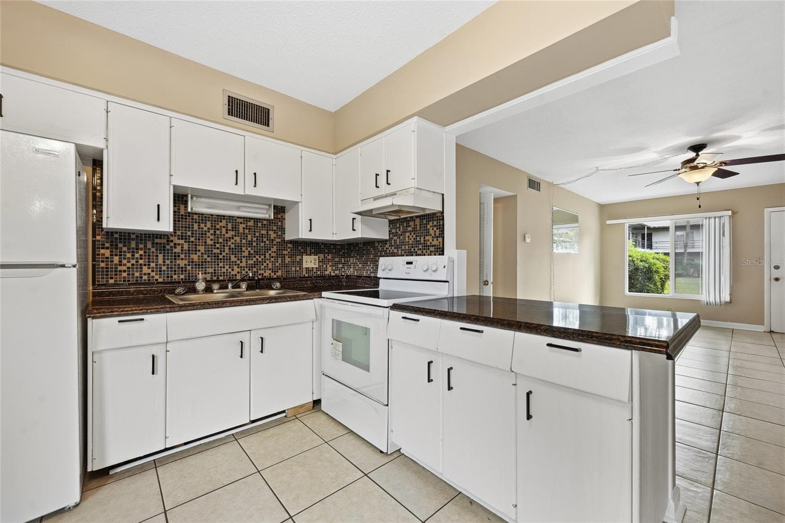 Condominium at 825 N PRIMROSE DR #111, ORLANDO, photo 11 of 28