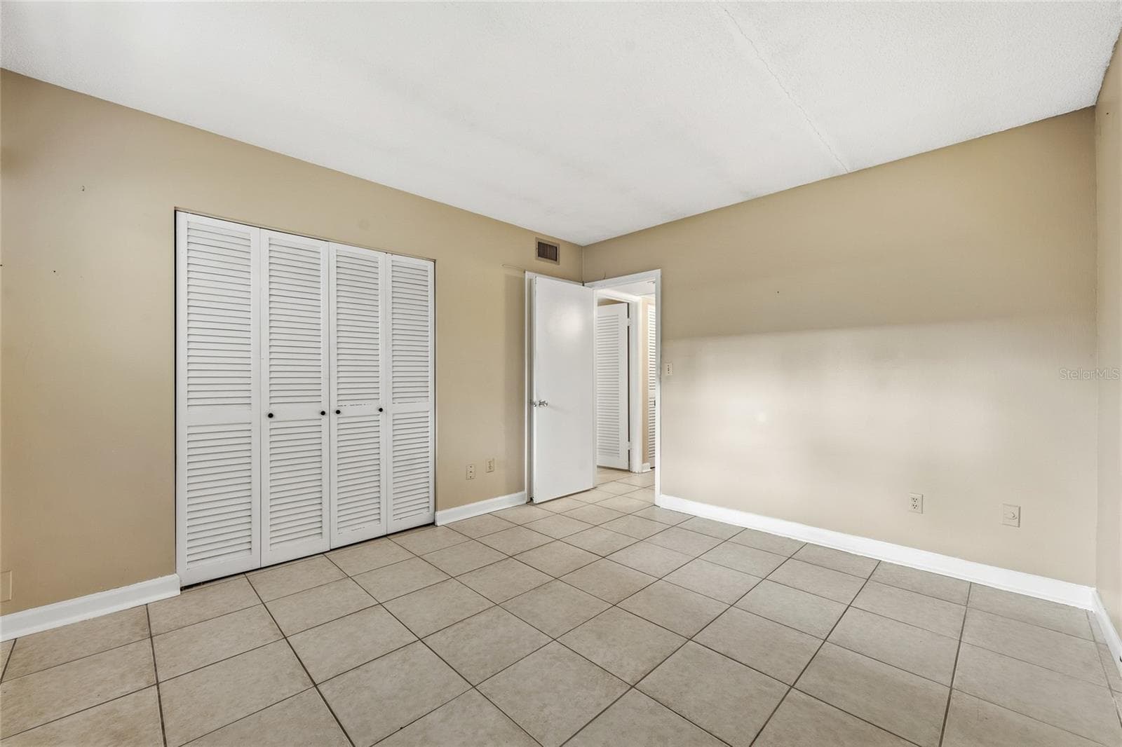 Condominium at 825 N PRIMROSE DR #111, ORLANDO, photo 13 of 28