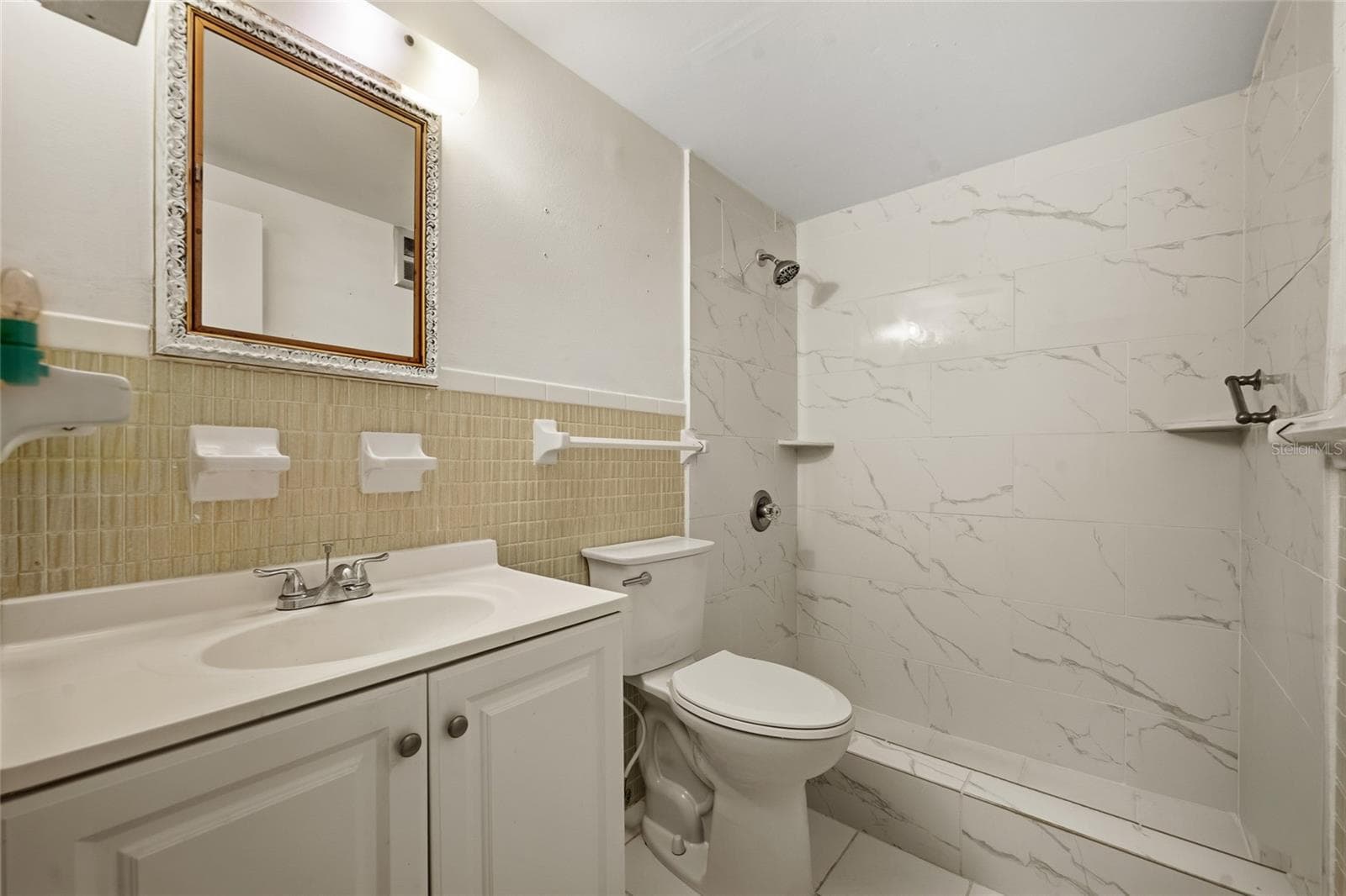 Condominium at 825 N PRIMROSE DR #111, ORLANDO, photo 16 of 28