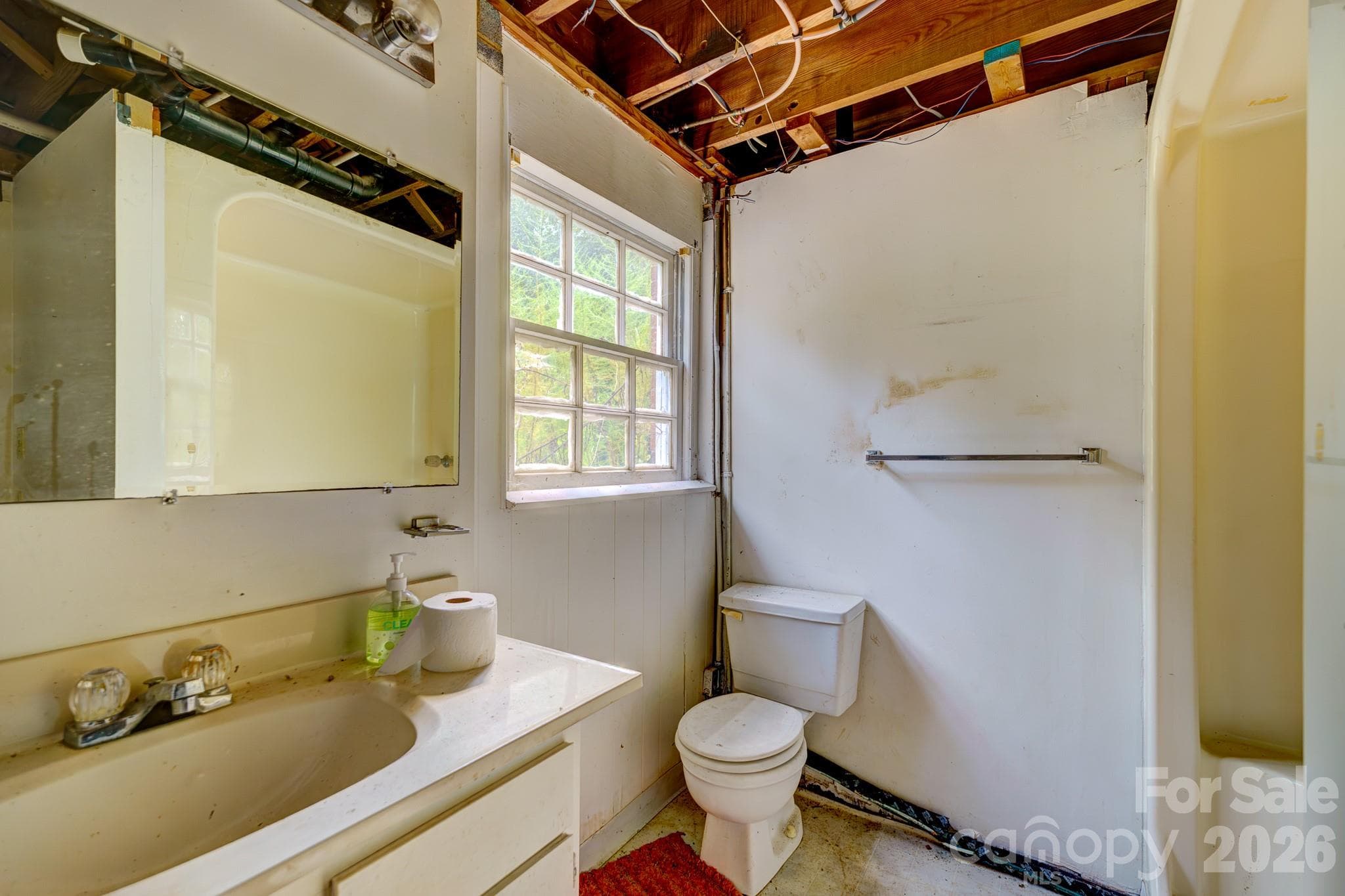 Single Family Residence at 205 Forest Dellinger Road, Bessemer City, photo 16 of 21