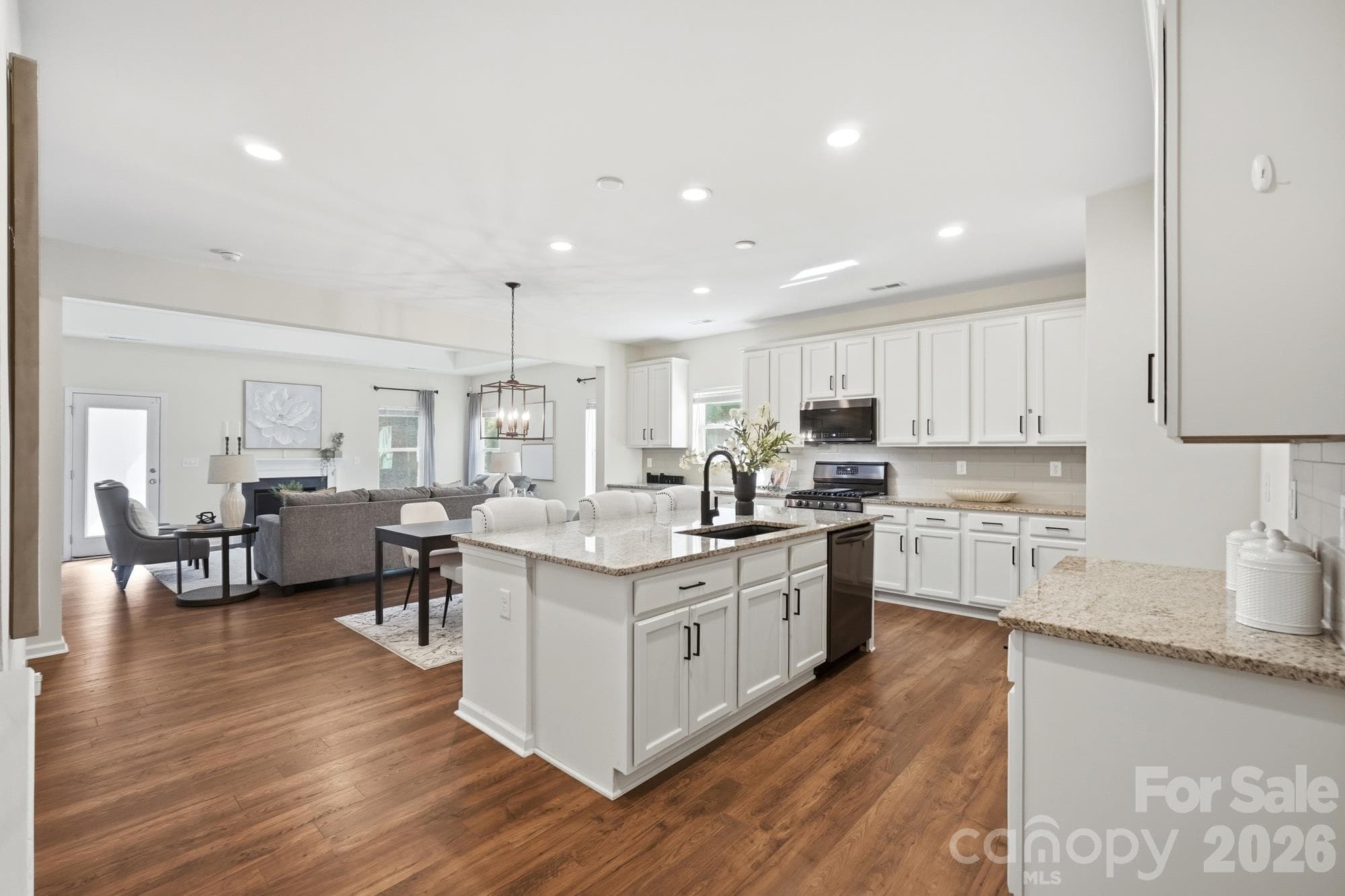 Single Family Residence at 7656 Tanglewood Way, Denver, photo 4 of 48