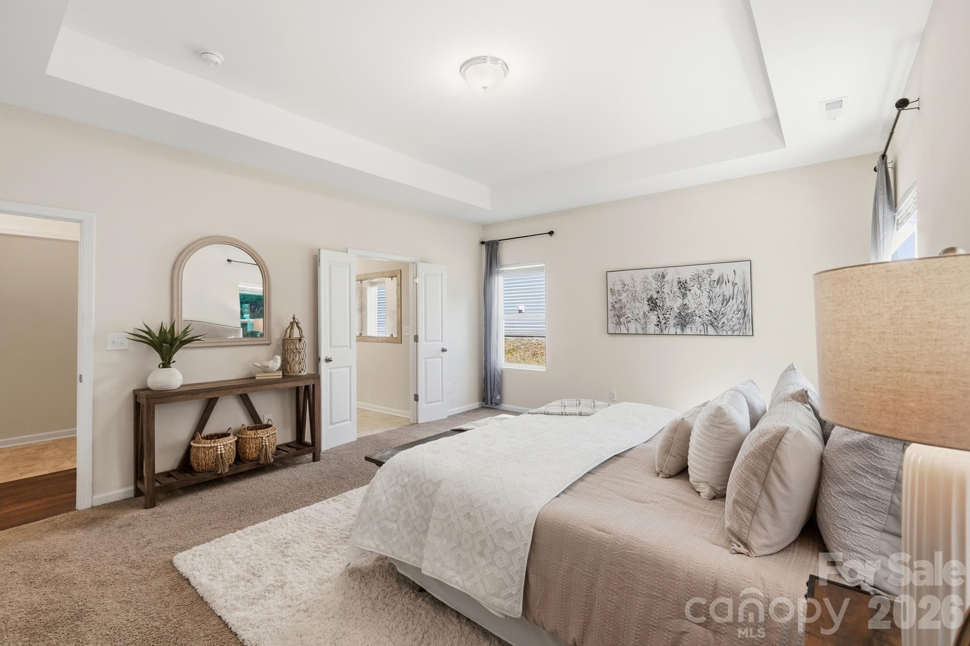 Large primary suite with tray ceiling - 7656 Tanglewood Way, Denver