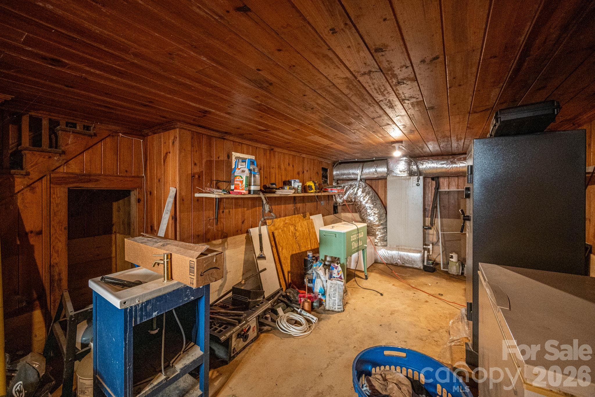 Cellar - 407 3rd Avenue SE, Hickory