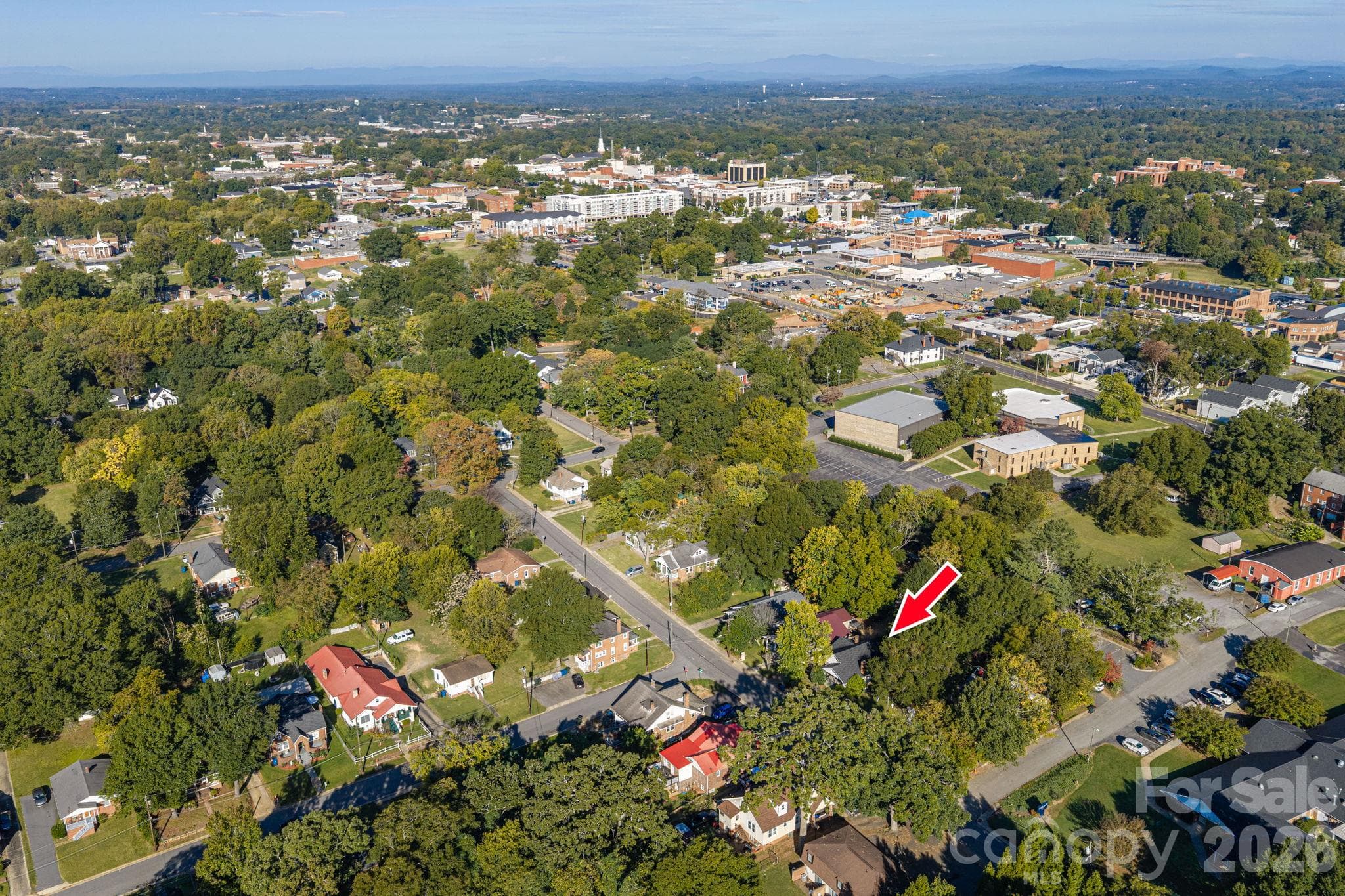 Centrally located - 407 3rd Avenue SE, Hickory