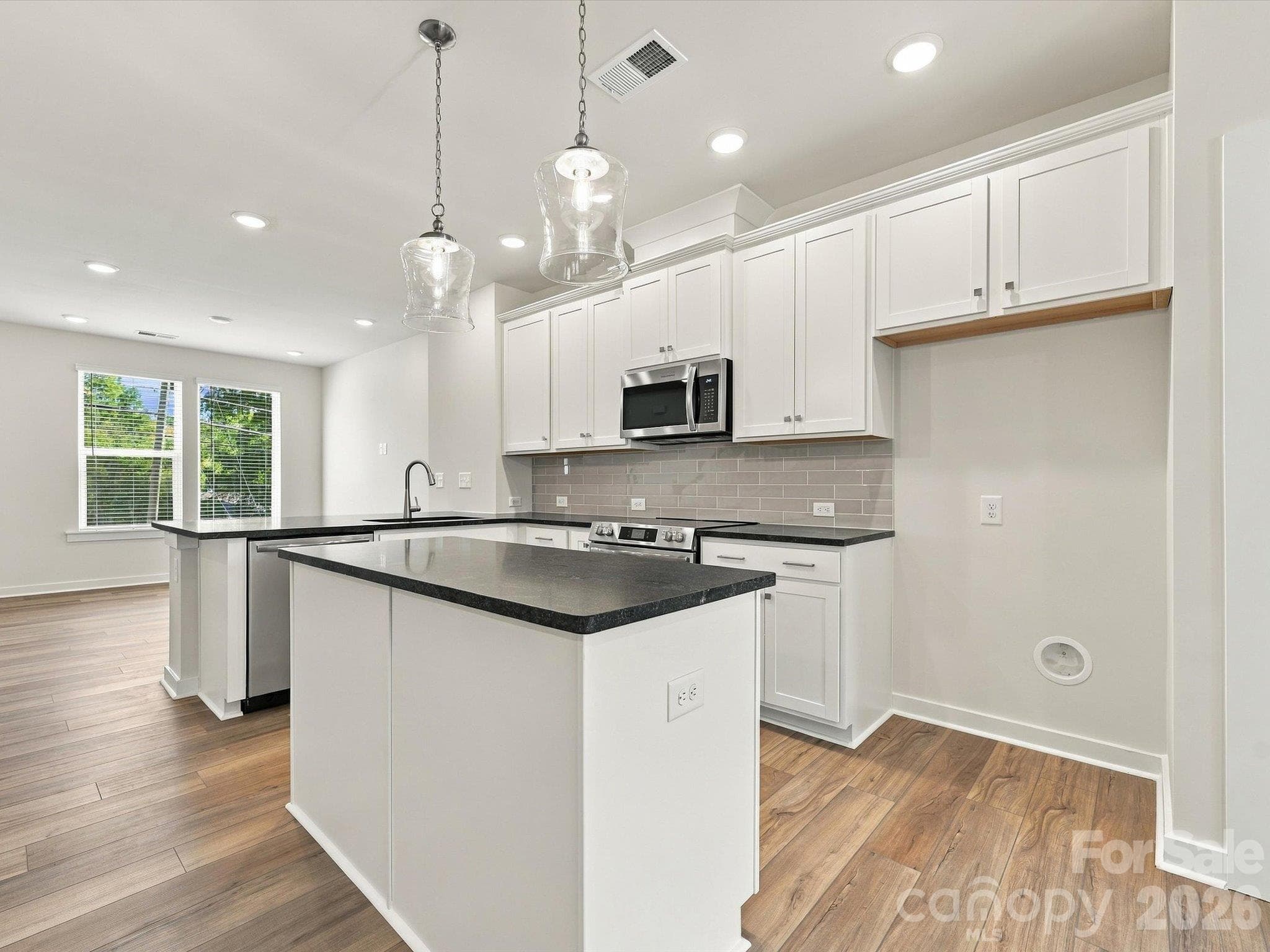 Townhouse at 3952 Craig Avenue, Charlotte, photo 4 of 36