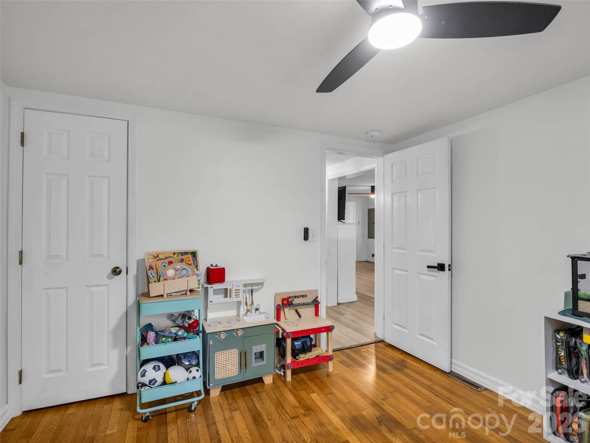Playroom, home office, or hobby space. - 913 Dorothy Street, Hendersonville