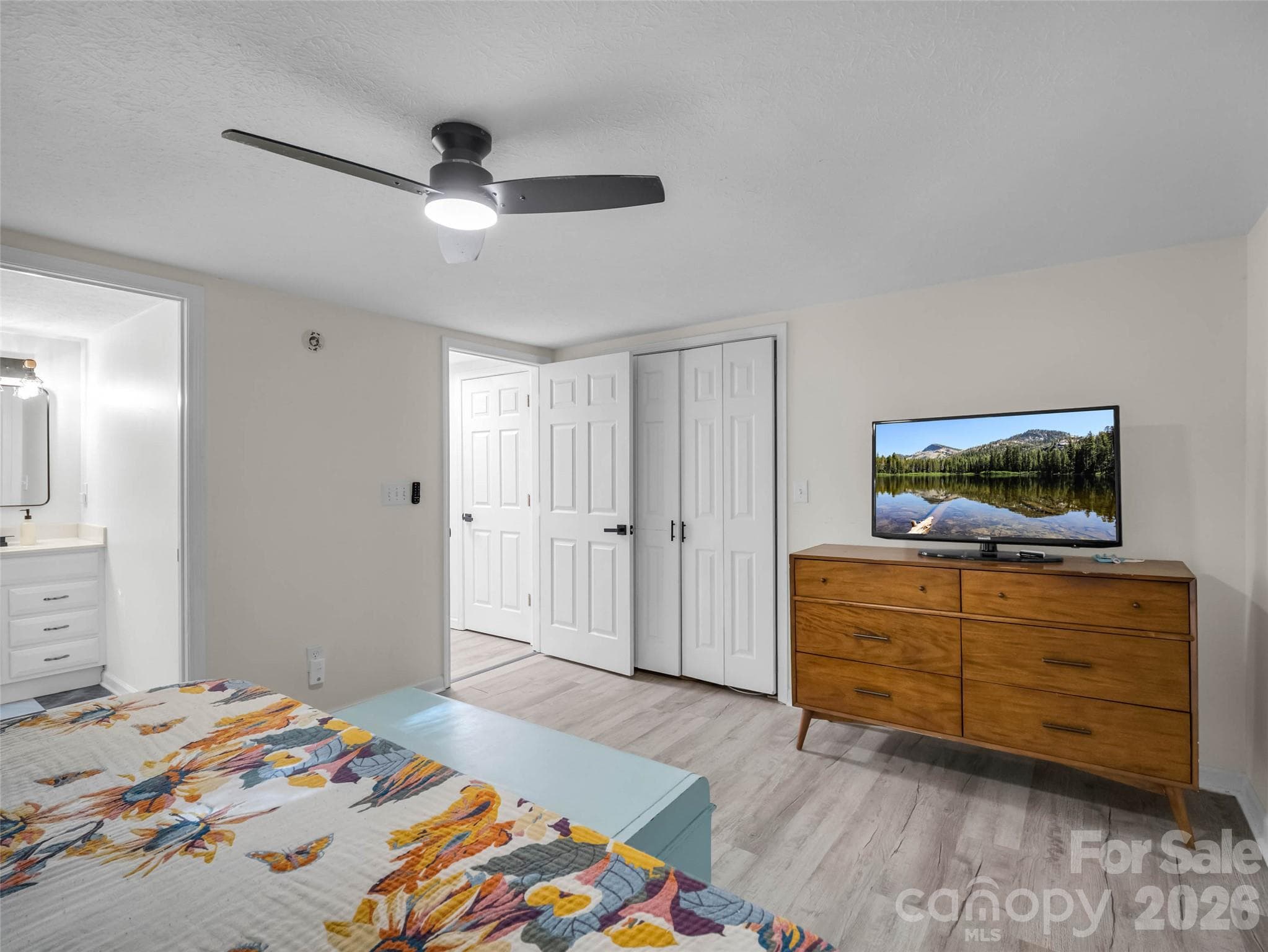 Generous bedroom space with room to make it your own. - 913 Dorothy Street, Hendersonville