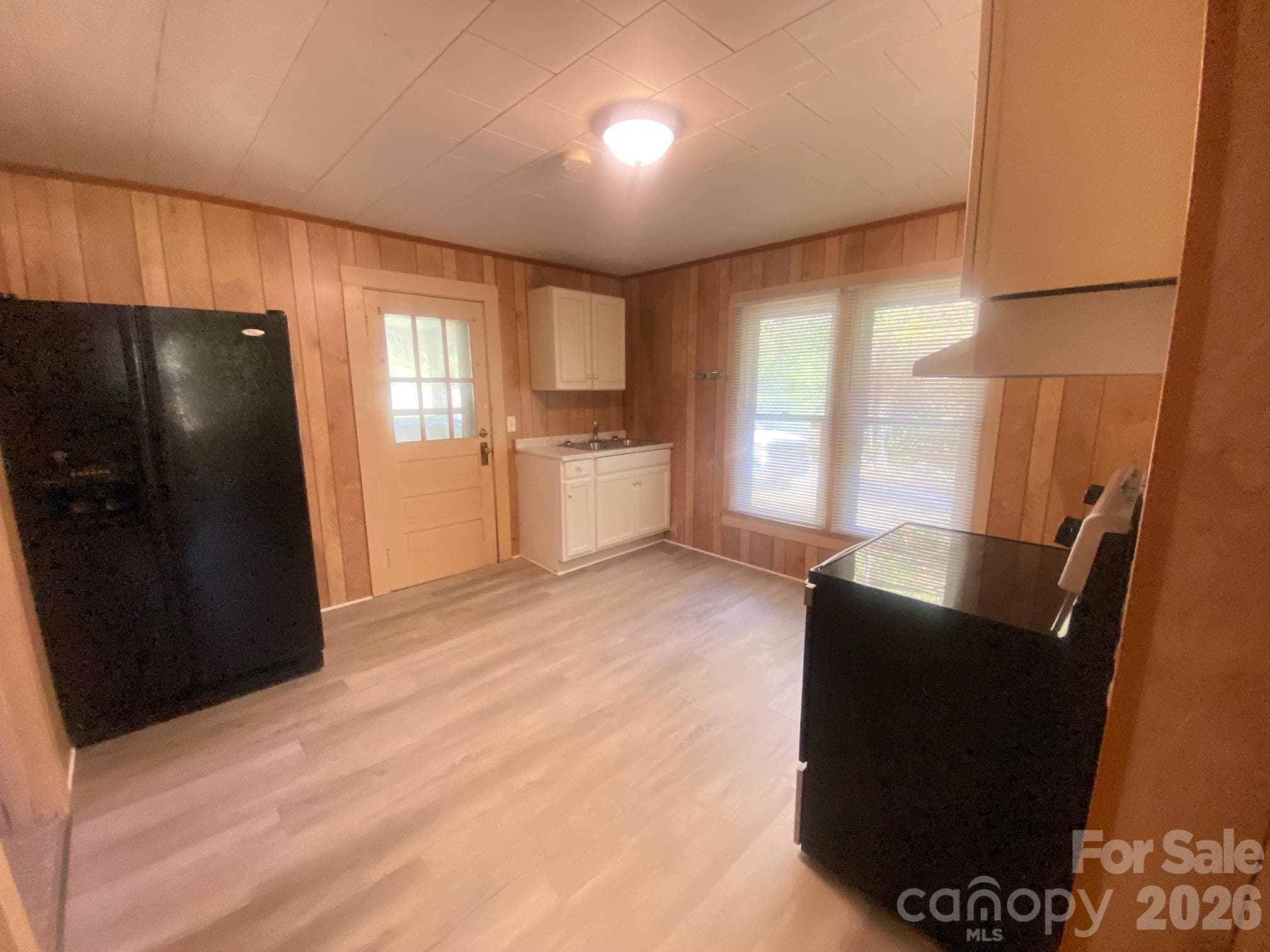 Single Family Residence at 5924 Chapman Drive, Morganton, photo 6 of 12