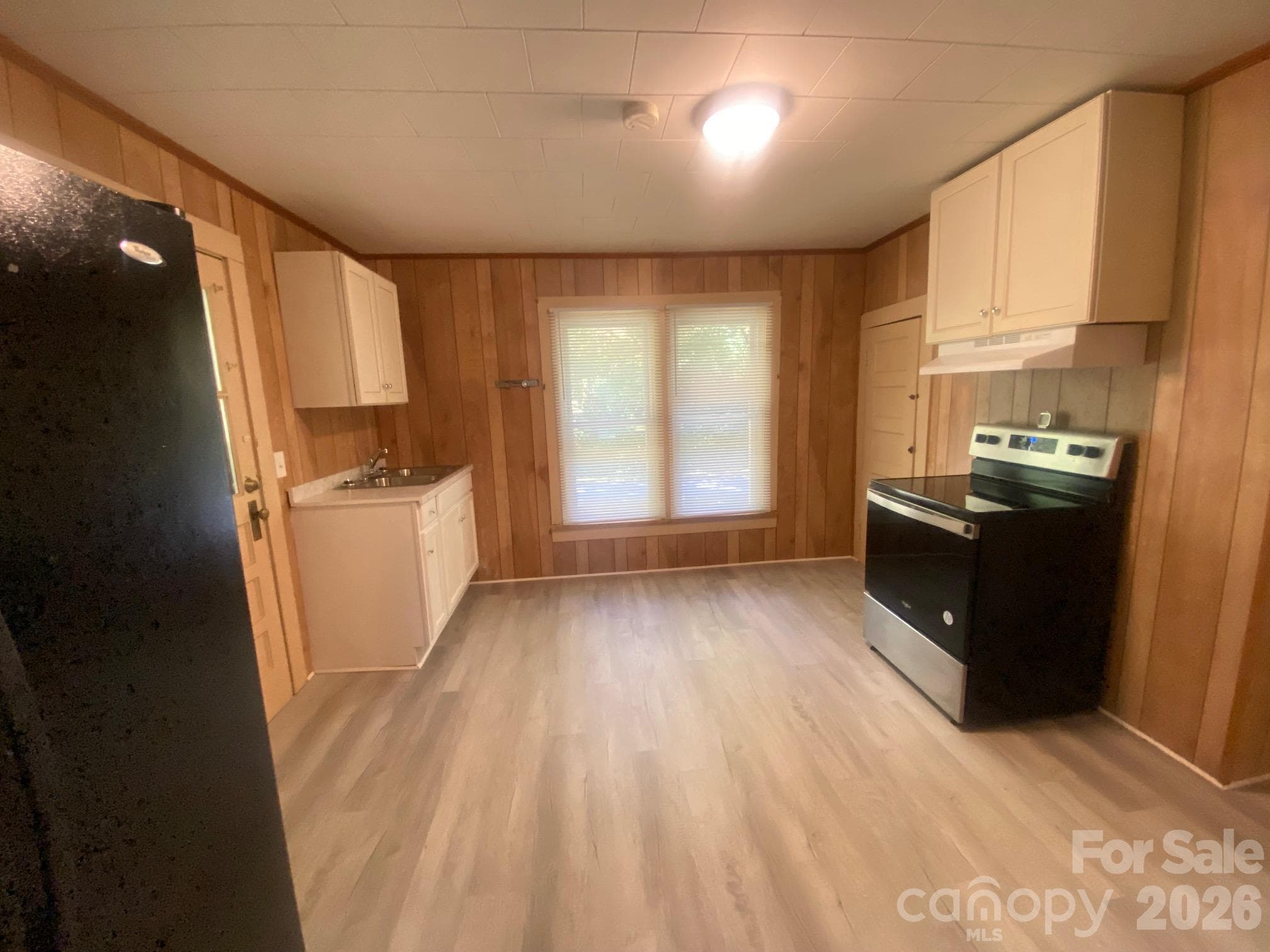 Single Family Residence at 5924 Chapman Drive, Morganton, photo 7 of 12