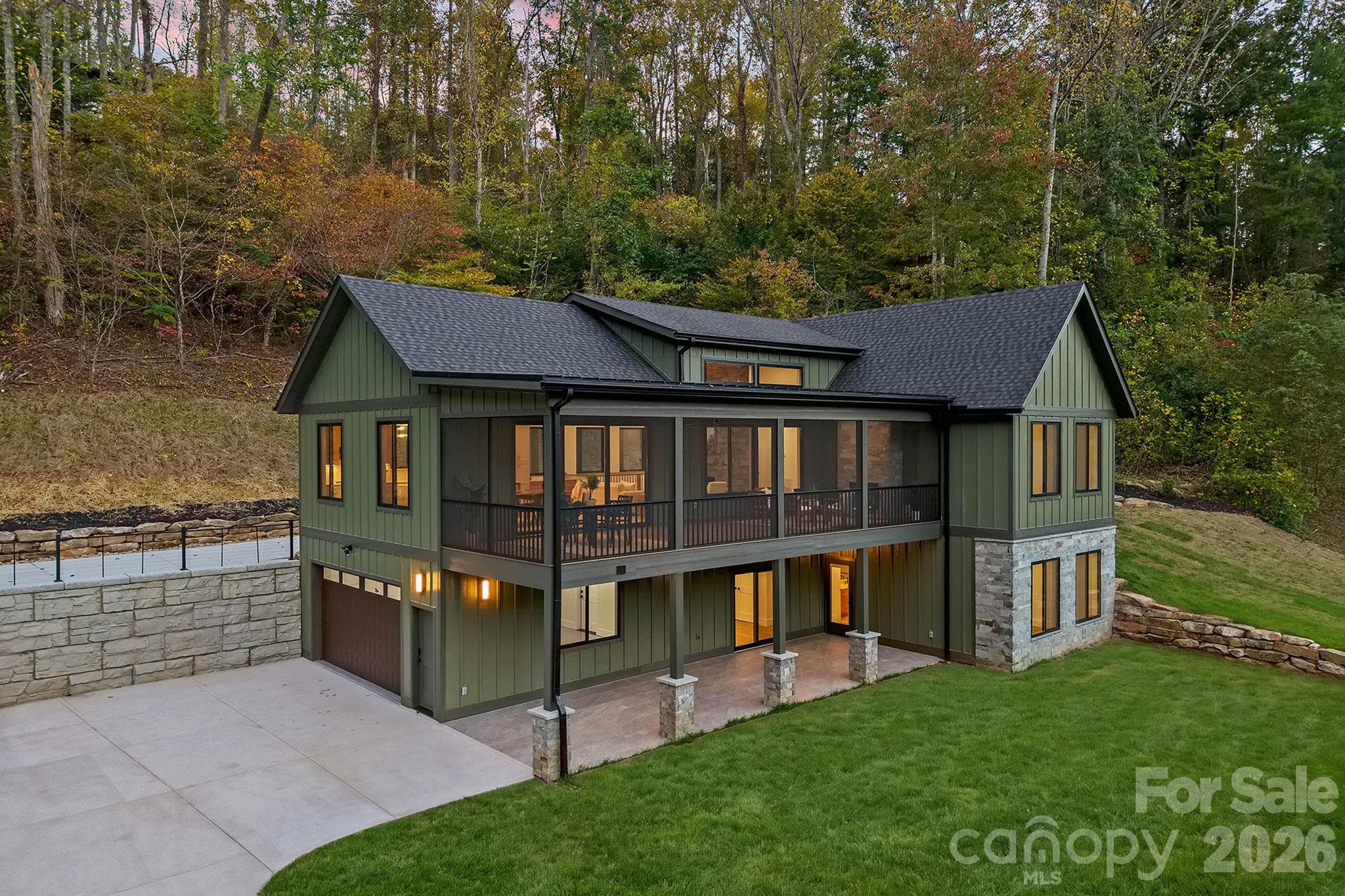 Single Family Residence at 21 Poplar Run Circle, Asheville, photo 3 of 48