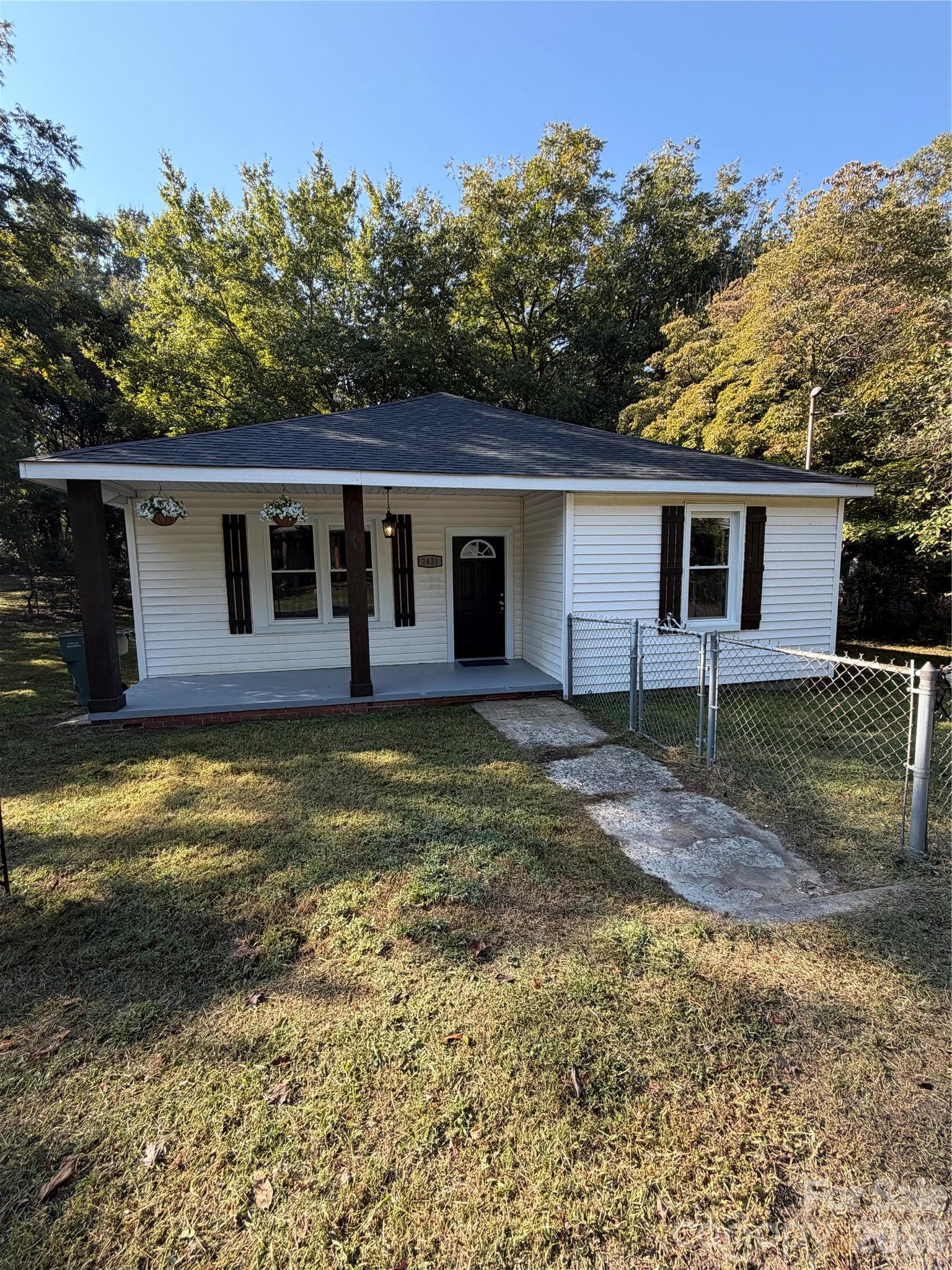 Single Family Residence at 2431 Milton Avenue, Gastonia, photo 2 of 19
