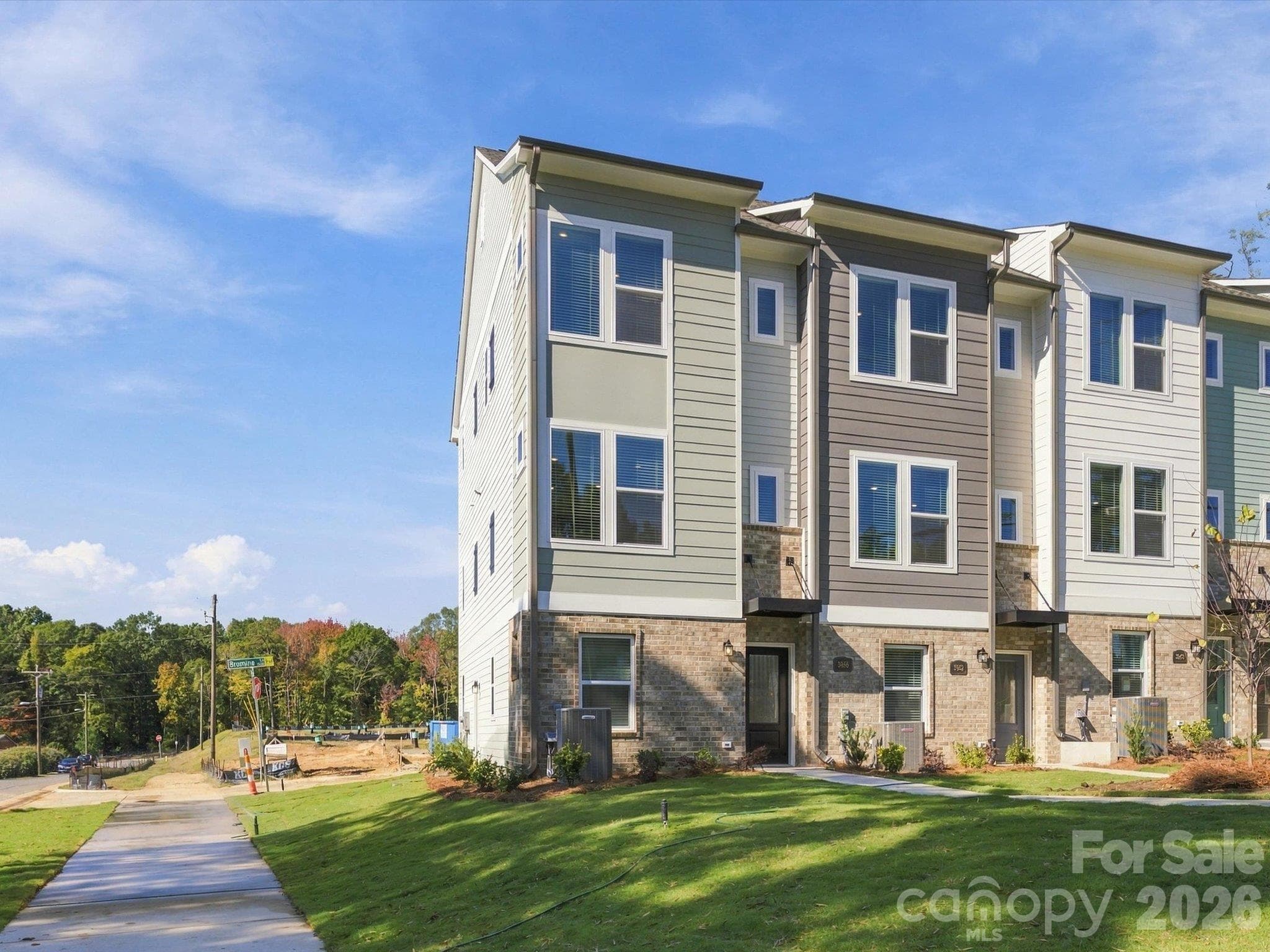 Townhouse at 3956 Craig Avenue, Charlotte, photo 2 of 33
