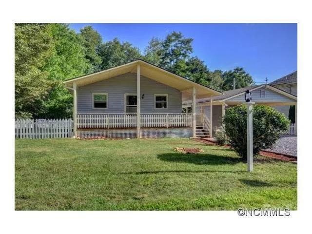 Single Family Residence at 265 Midland Drive, Waynesville, photo 2 of 25