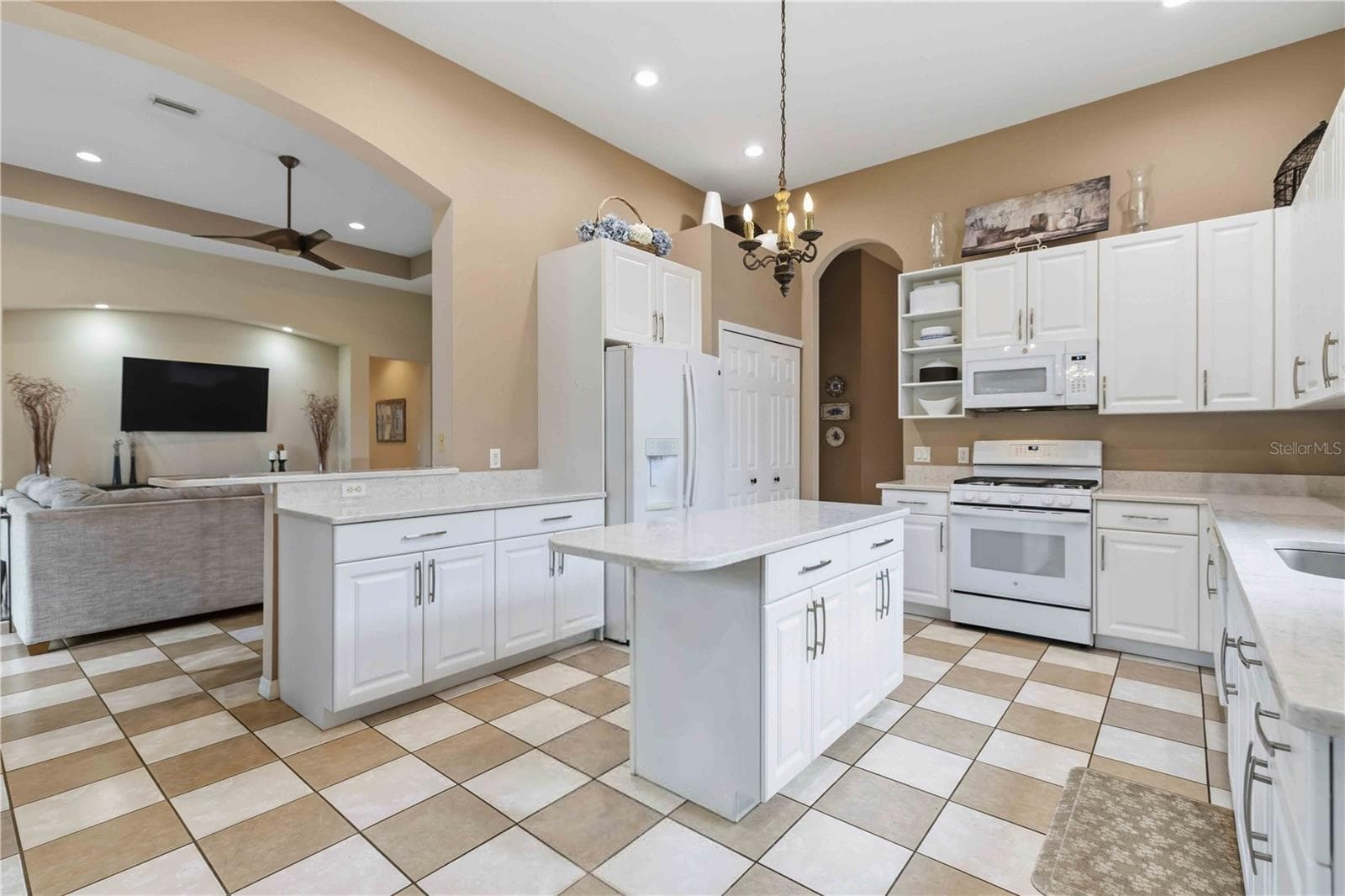 Single Family Residence at 7907 ASHLEY CIR, BRADENTON, photo 8 of 65