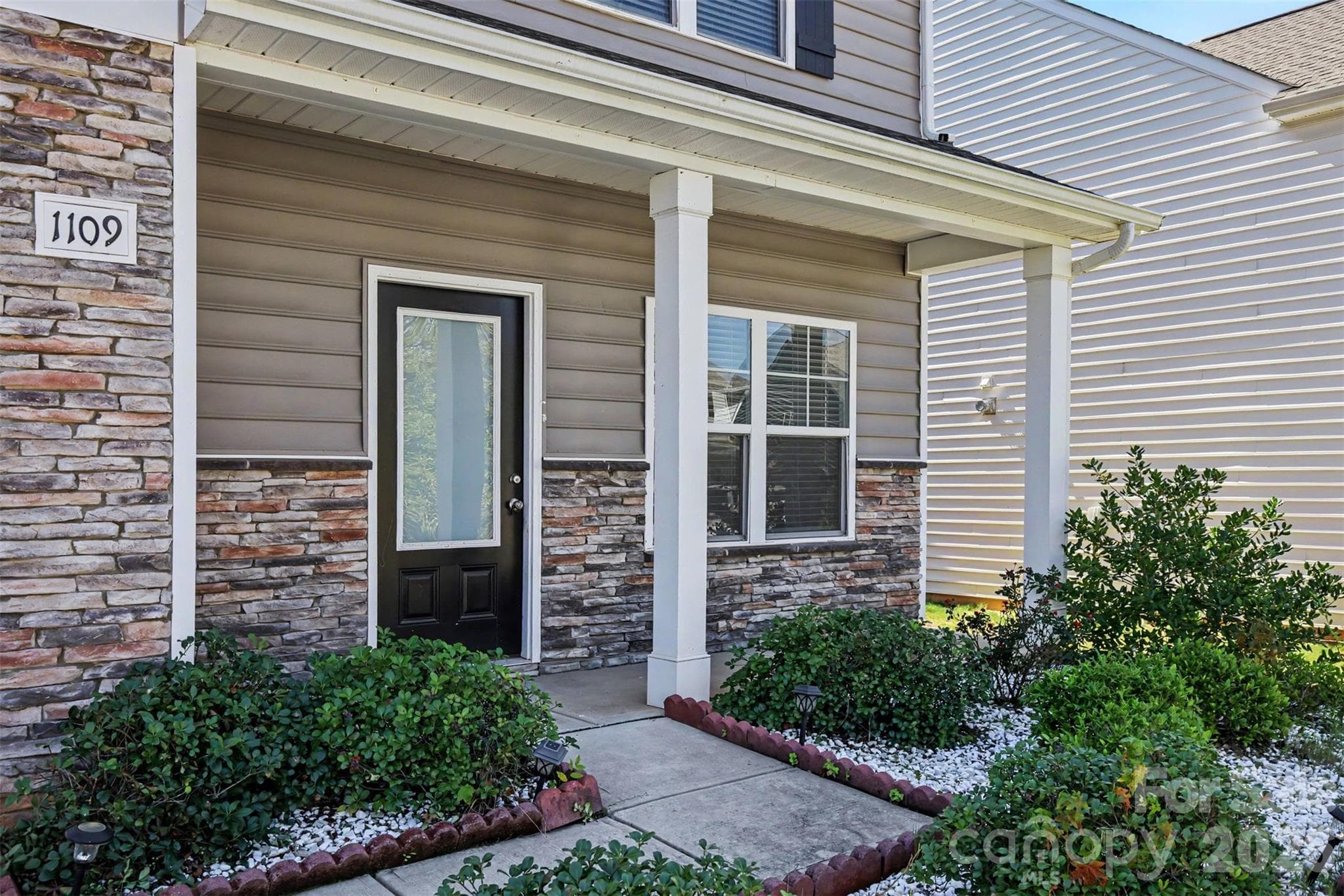 Single Family Residence at 1109 Pecan Ridge Road, Fort Mill, photo 2 of 45
