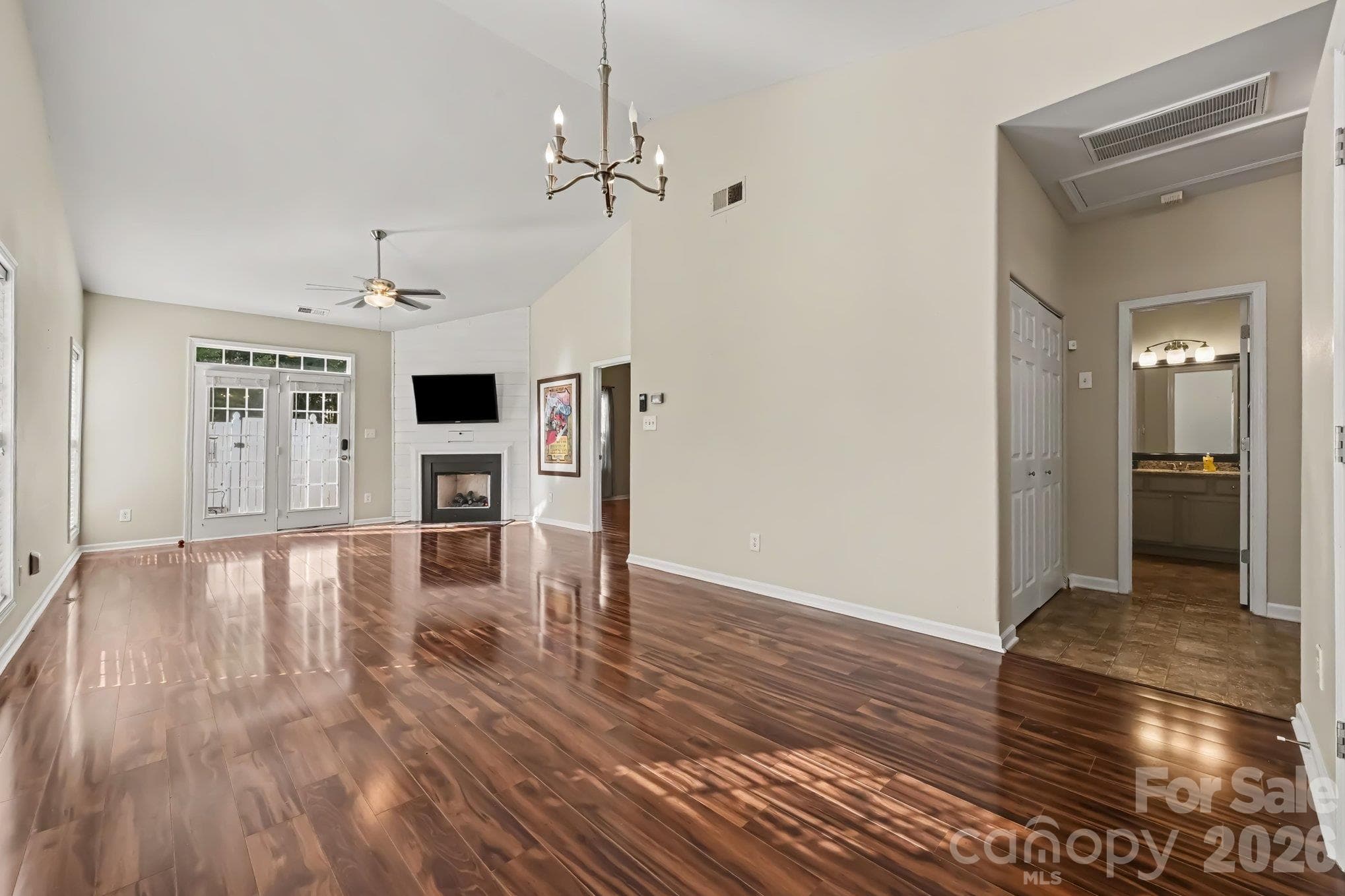 Stunning open floor plan - 8334 Carob Tree Lane, Charlotte