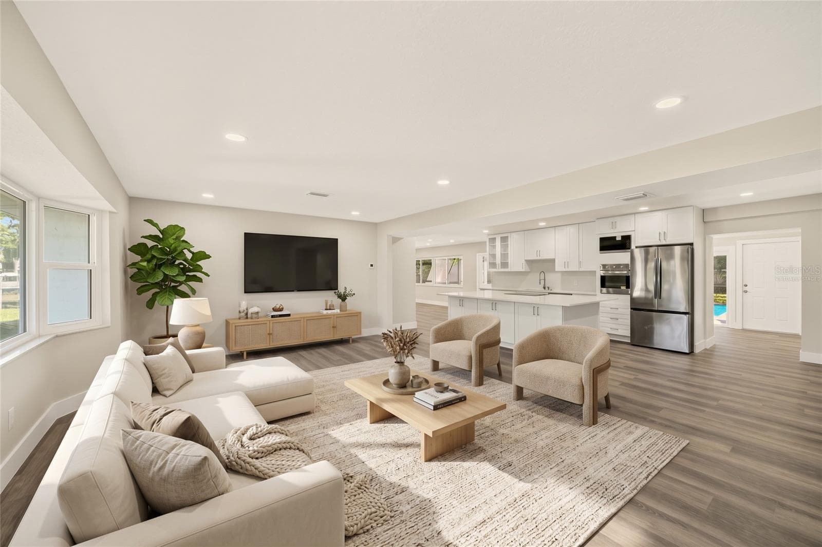 Virtually Staged - 1595 OAK LN, CLEARWATER