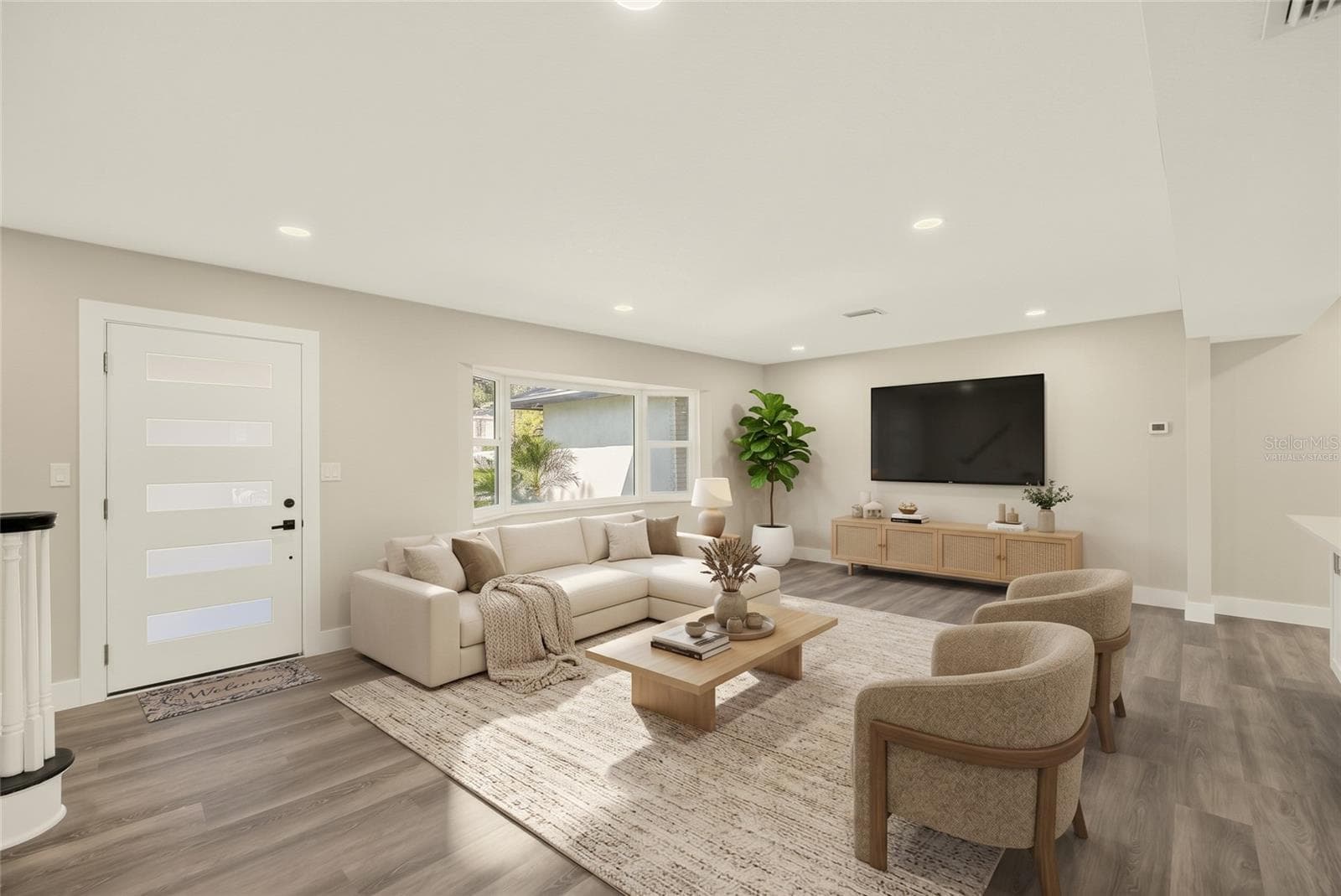 Virtually Staged - 1595 OAK LN, CLEARWATER