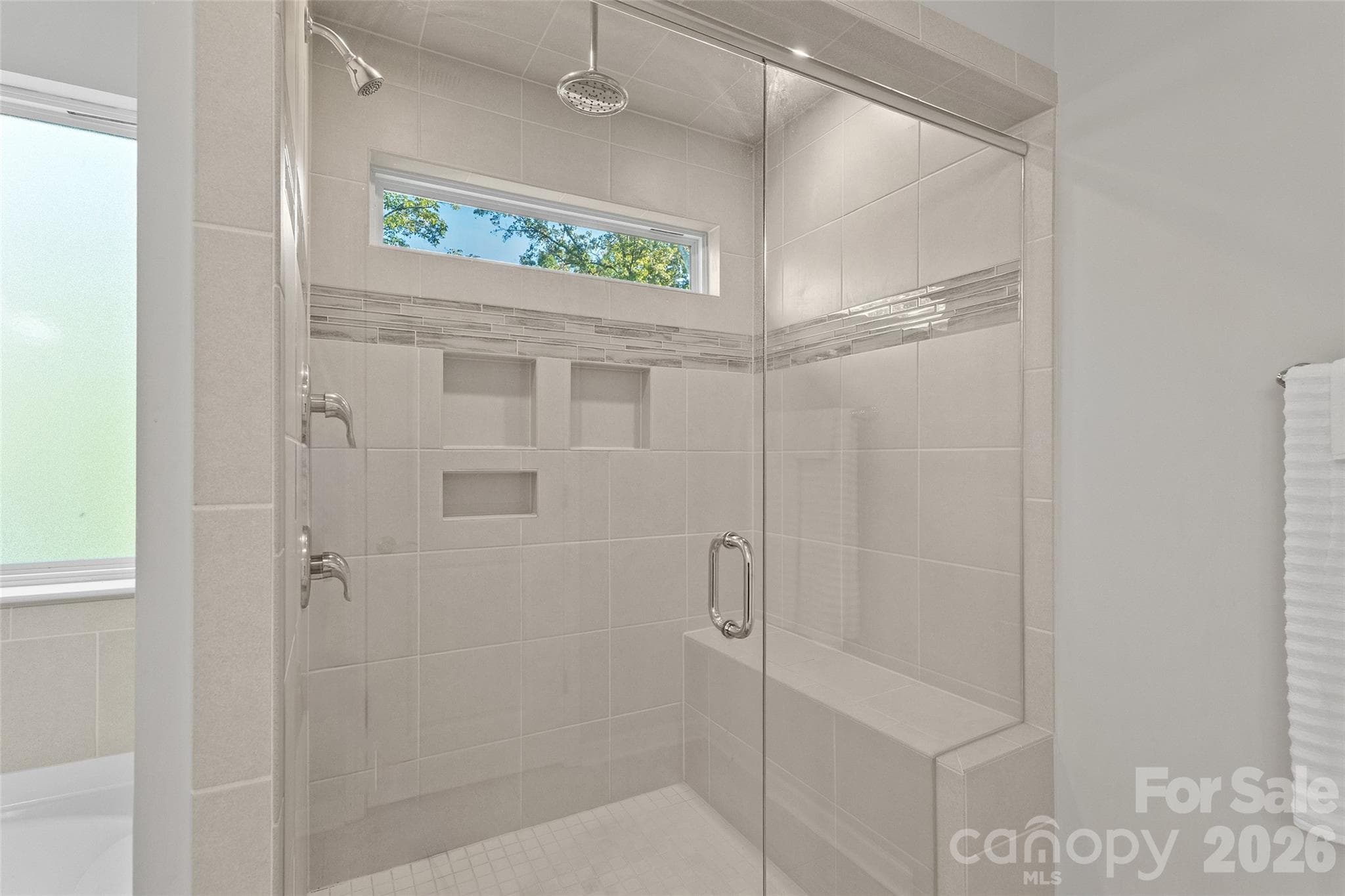 Primary Ensuite/ 2nd FL - 423 Crisfield Court, York