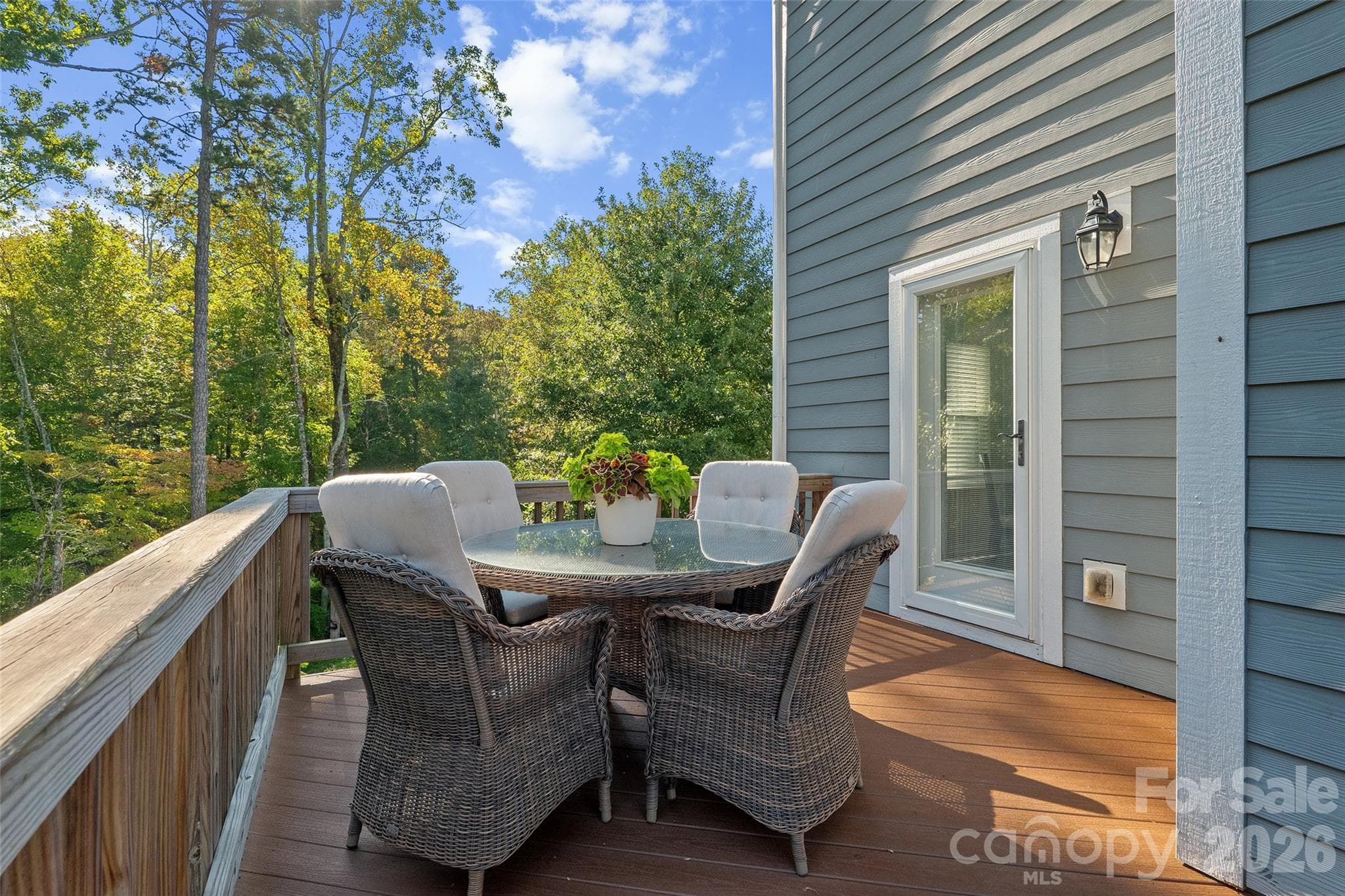 Main Level Deck - 423 Crisfield Court, York