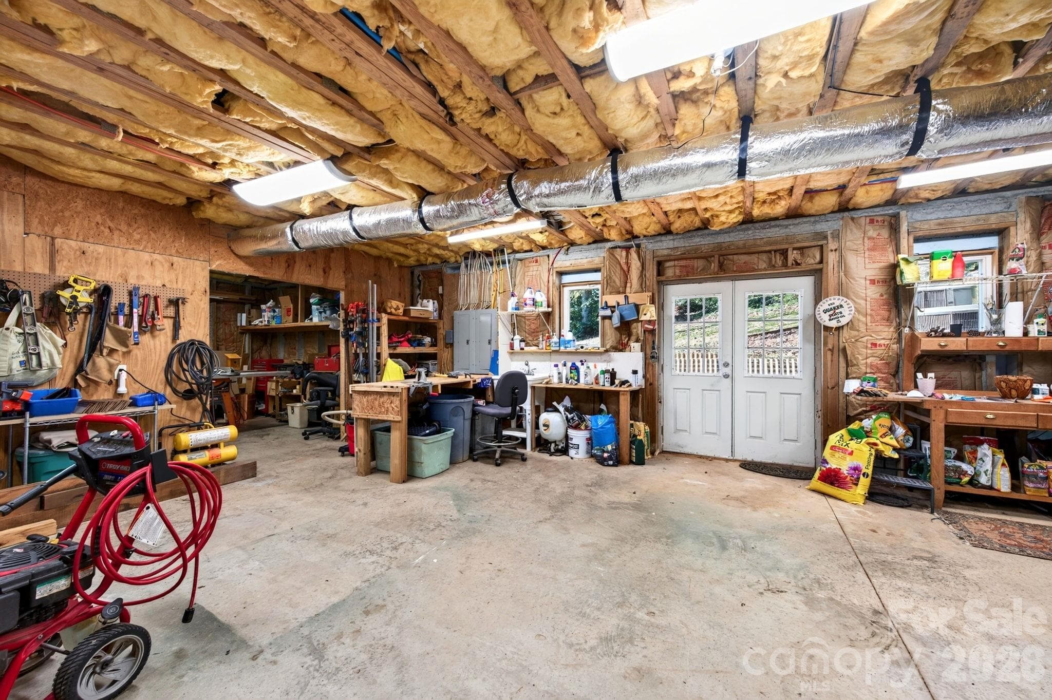 Expansive Workshop with Seperate Entrance - 211 South Plains Drive, Asheville