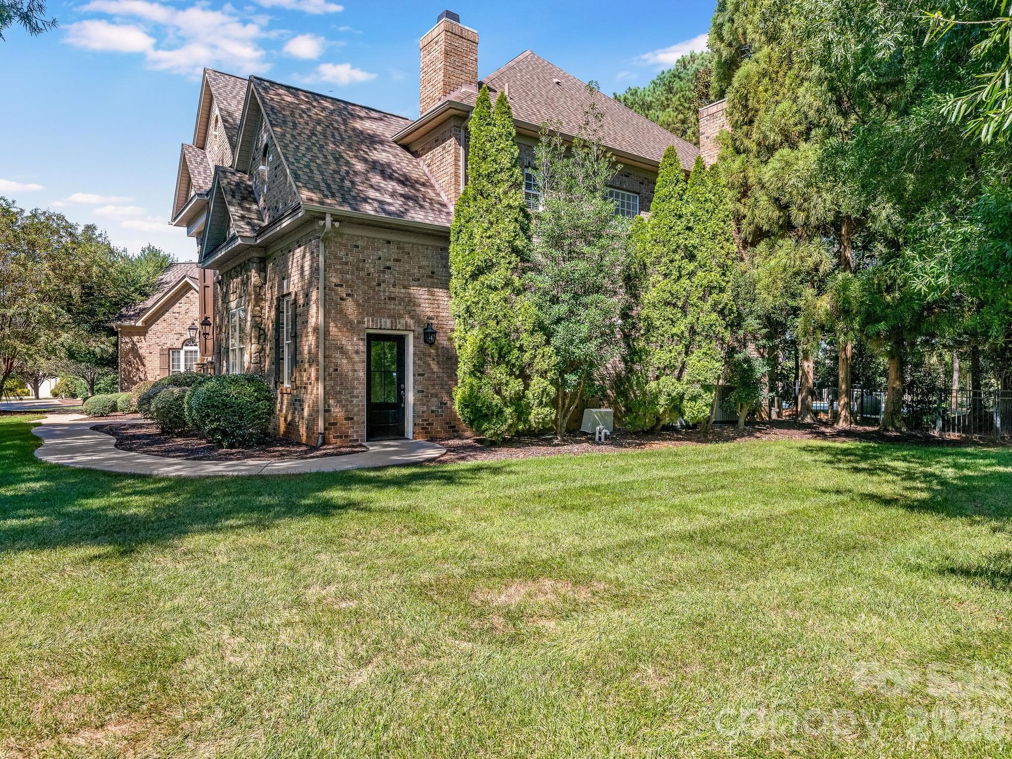 Side Entry - 9200 Skipaway Drive, Waxhaw