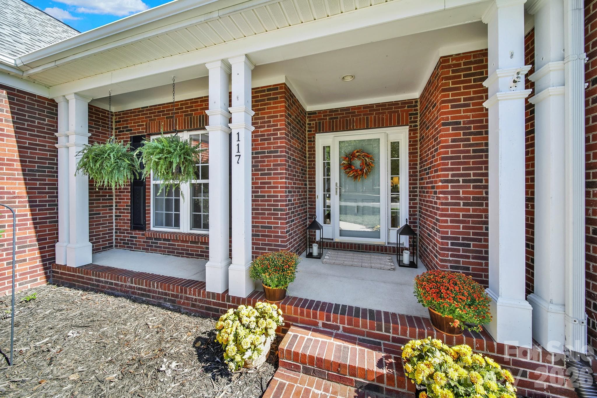 Single Family Residence at 117 Doby Creek Court, Fort Mill, photo 4 of 45
