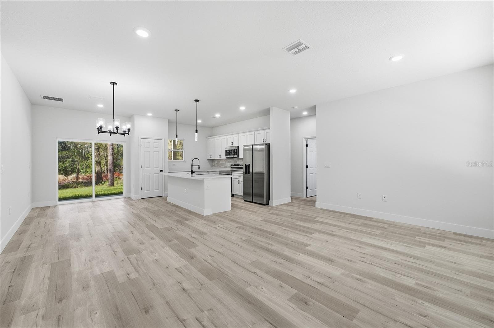 Single Family Residence at 19487 SAINT GEORGE DR, DUNNELLON, photo 15 of 43