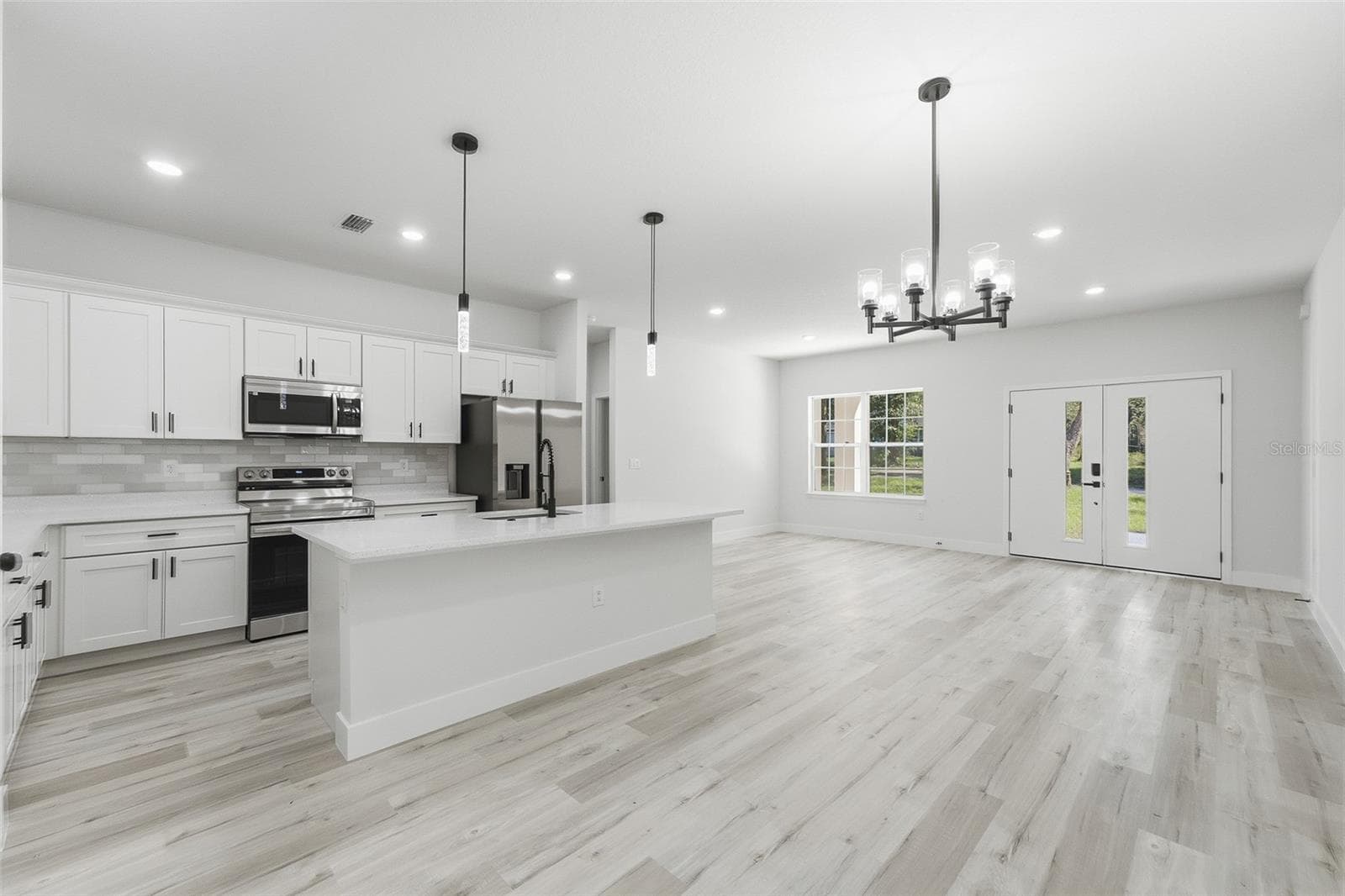 Single Family Residence at 19487 SAINT GEORGE DR, DUNNELLON, photo 18 of 43
