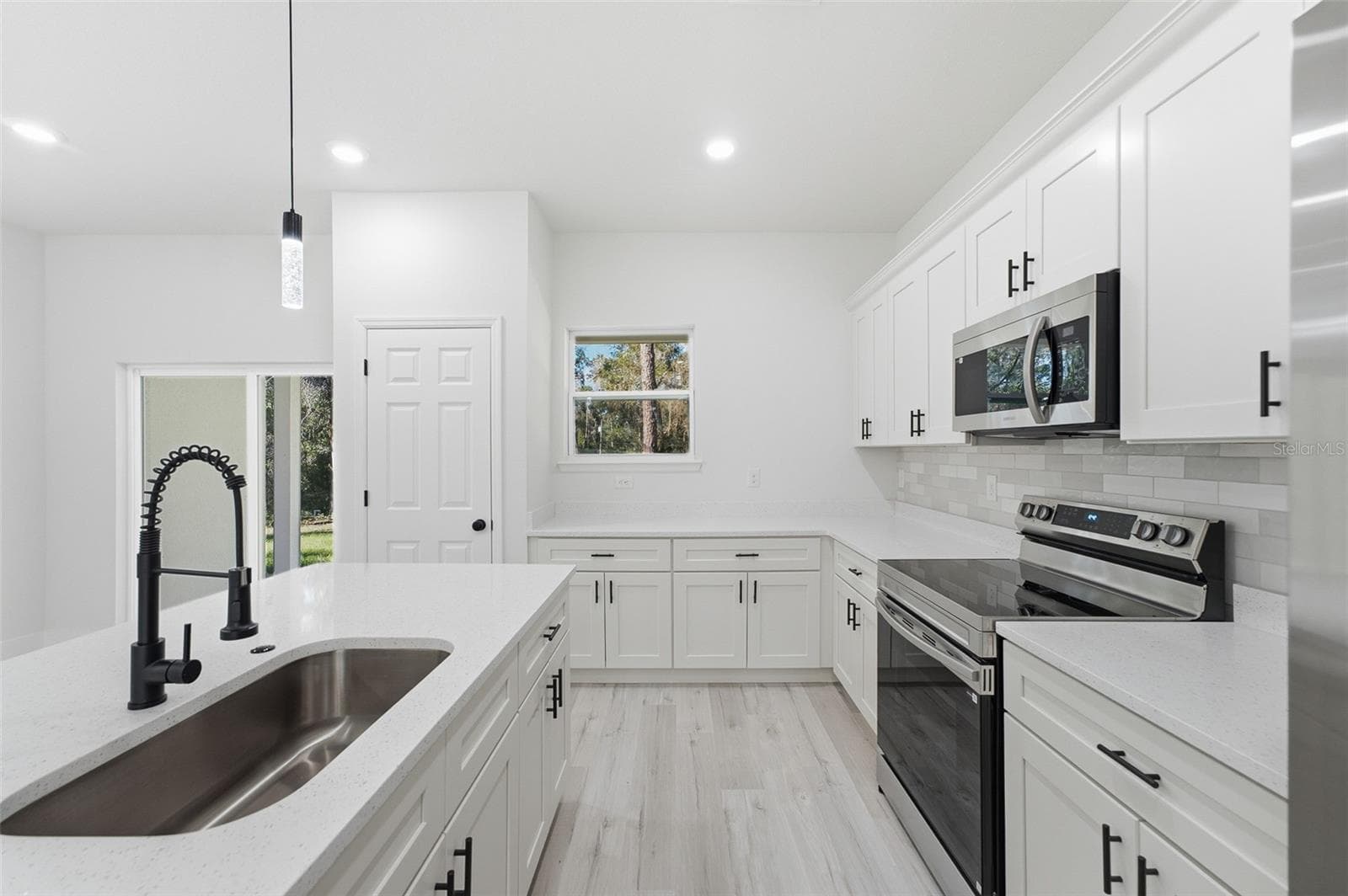 Single Family Residence at 19487 SAINT GEORGE DR, DUNNELLON, photo 29 of 43