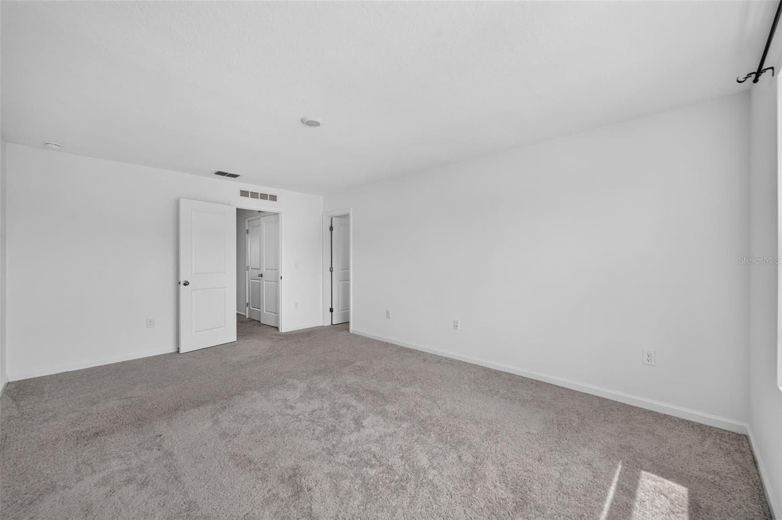 Master bedroom - 381 GRAND PINE LN, ST CLOUD