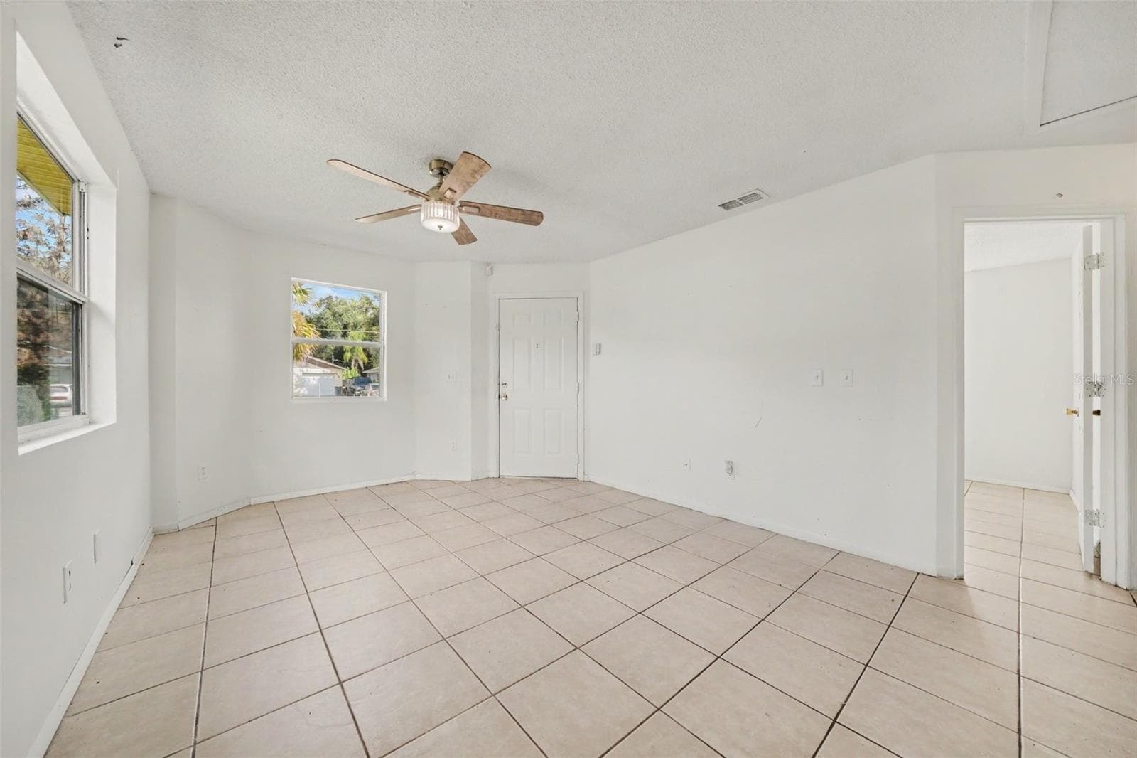 Single Family Residence at 2541 CRAWFORD DR, SANFORD, photo 6 of 26