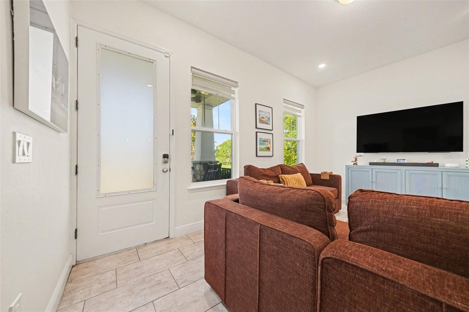 Single Family Residence at 2199 WHITE FEATHER LOOP, OAKLAND, photo 6 of 39