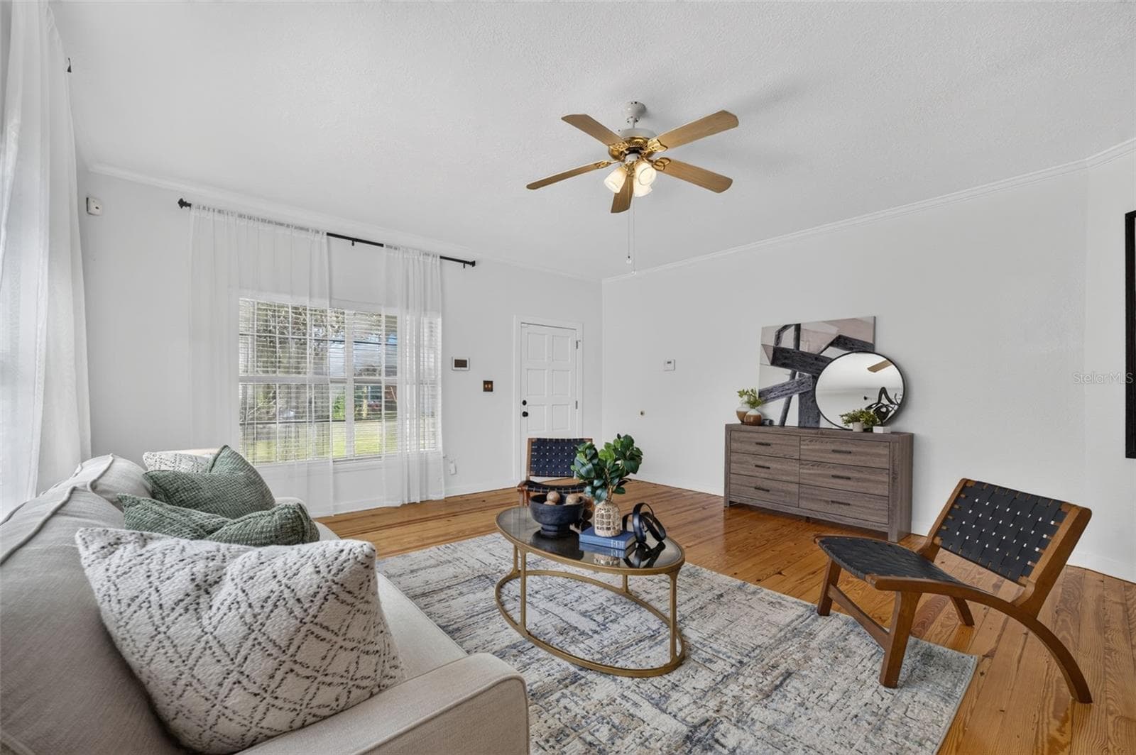 Single Family Residence at 1209 CLOUSER AVE, ORLANDO, photo 5 of 26