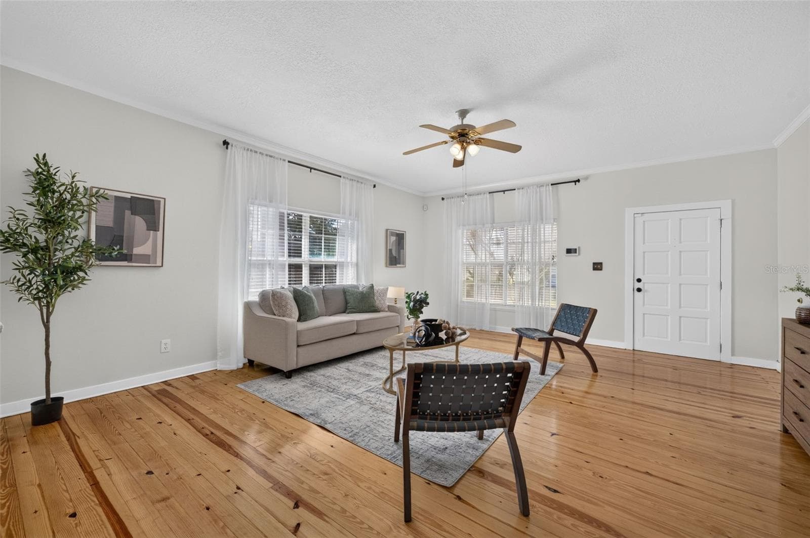 Single Family Residence at 1209 CLOUSER AVE, ORLANDO, photo 6 of 26