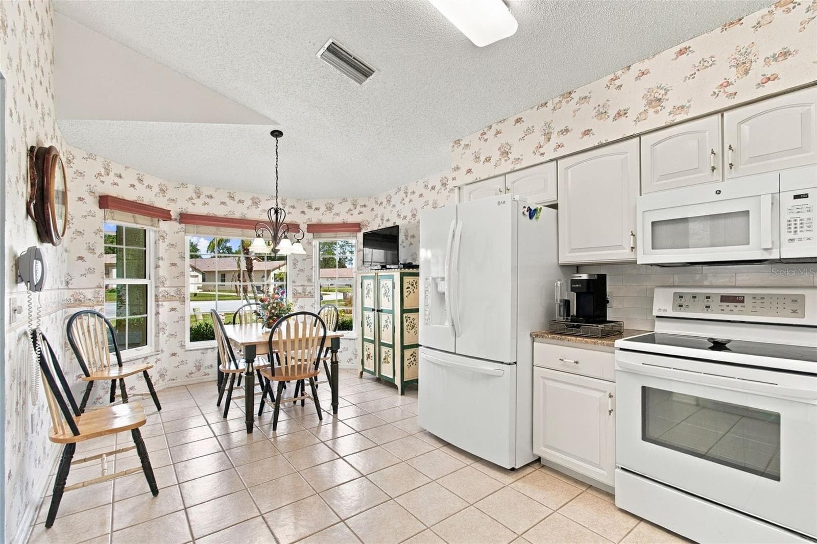 Single Family Residence at 11812 ARANDA CT, HUDSON, photo 8 of 69