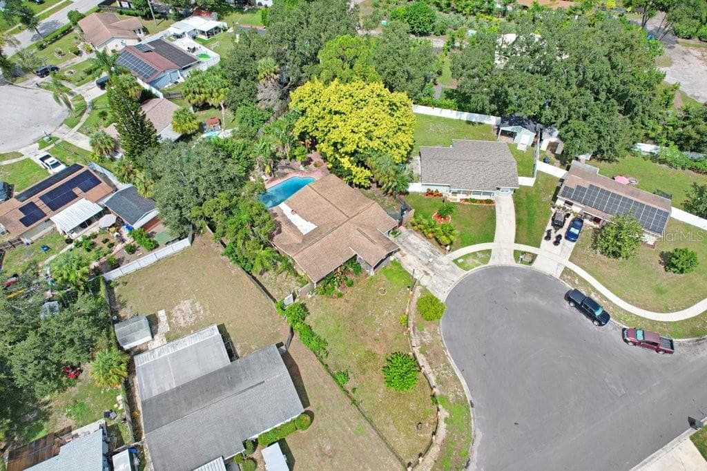 Single Family Residence at 6720 FORRESTVALE LN, TAMPA, photo 11 of 41