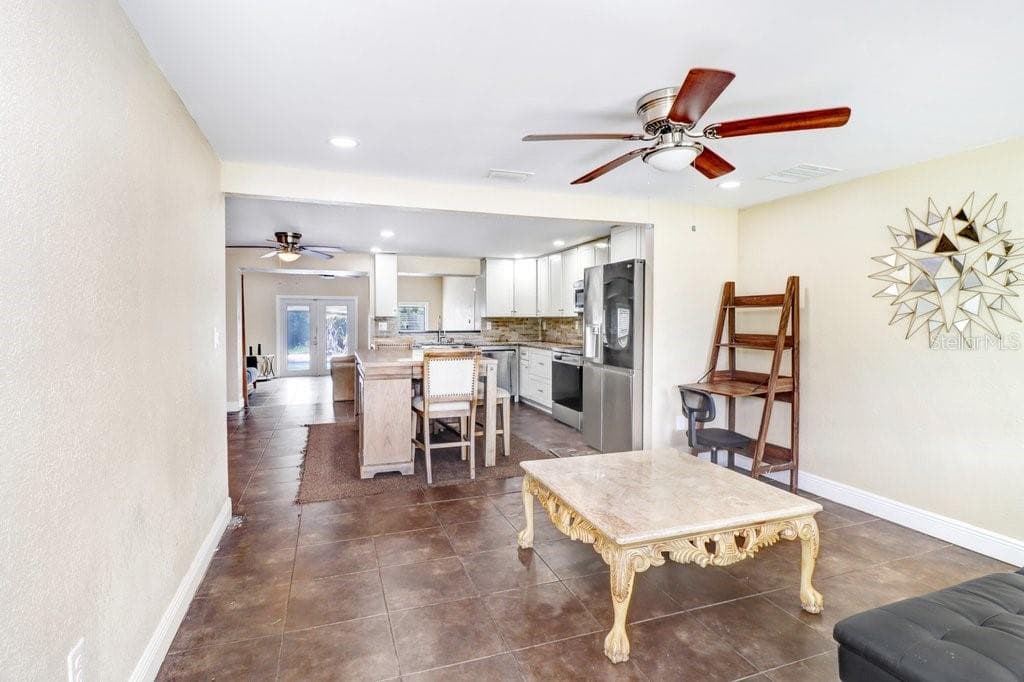 Single Family Residence at 6720 FORRESTVALE LN, TAMPA, photo 13 of 41