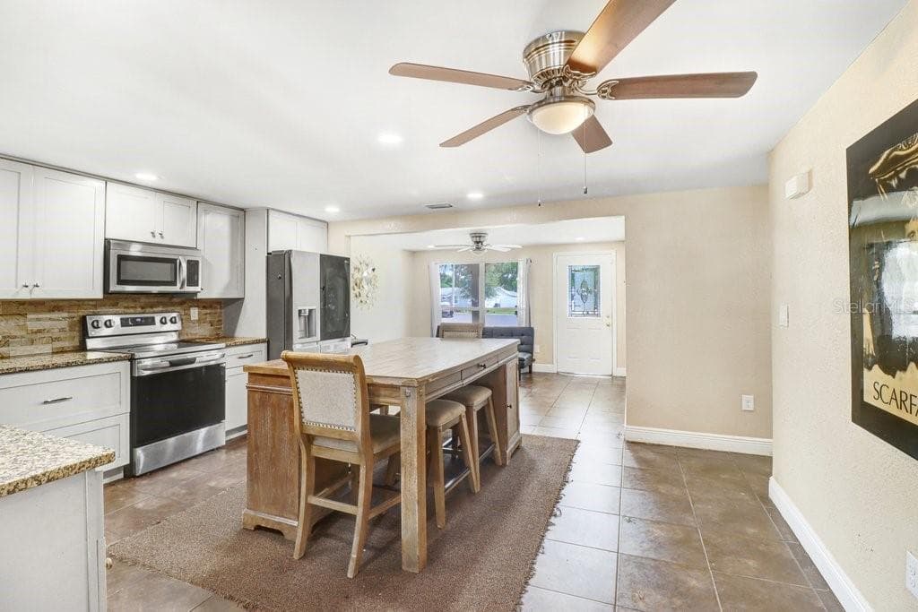 Single Family Residence at 6720 FORRESTVALE LN, TAMPA, photo 16 of 41