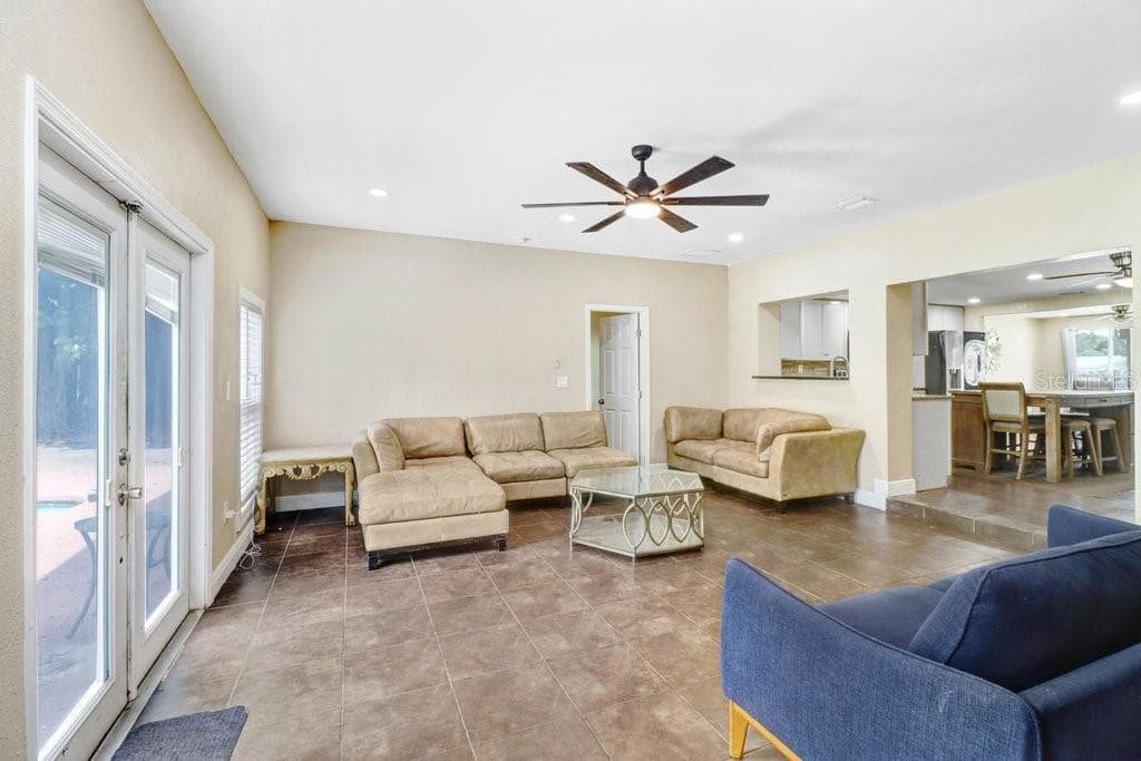 Single Family Residence at 6720 FORRESTVALE LN, TAMPA, photo 22 of 41