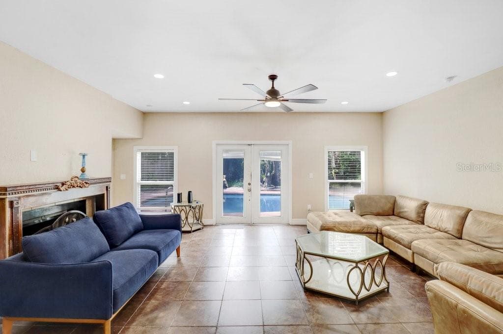 Single Family Residence at 6720 FORRESTVALE LN, TAMPA, photo 23 of 41