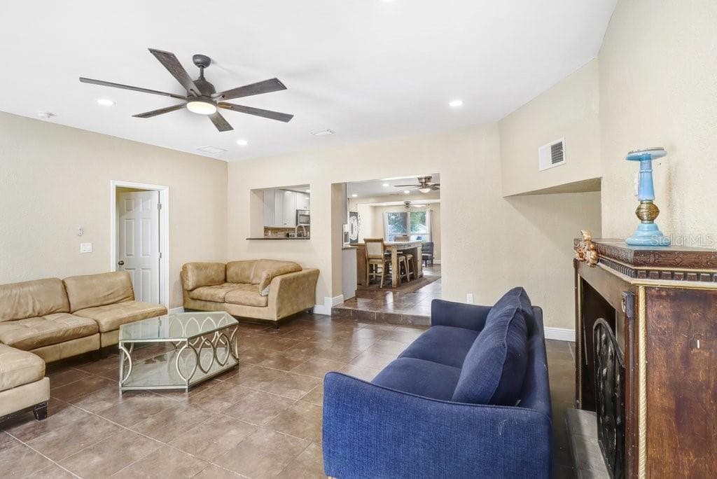 Single Family Residence at 6720 FORRESTVALE LN, TAMPA, photo 24 of 41