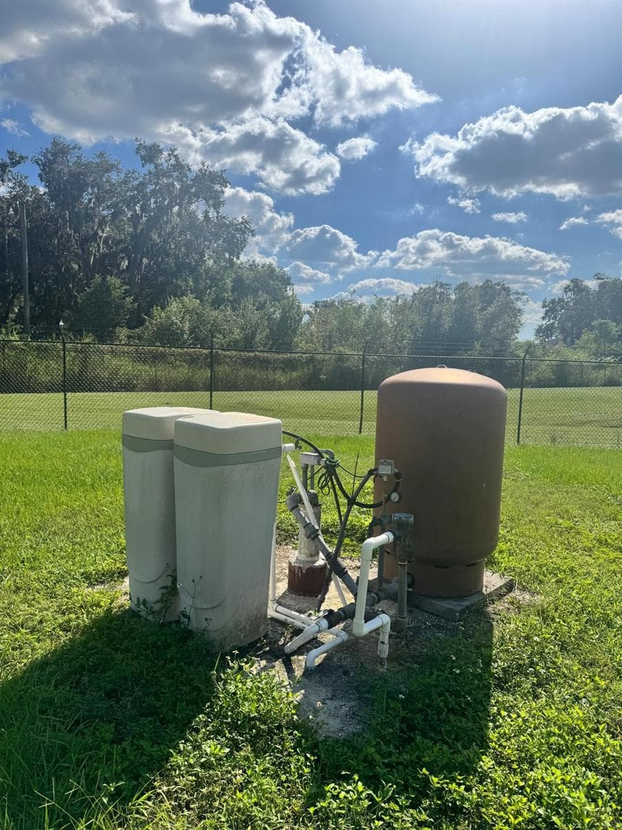 Well / Water Softner - 5223 PANCHO VILLA LN, PLANT CITY