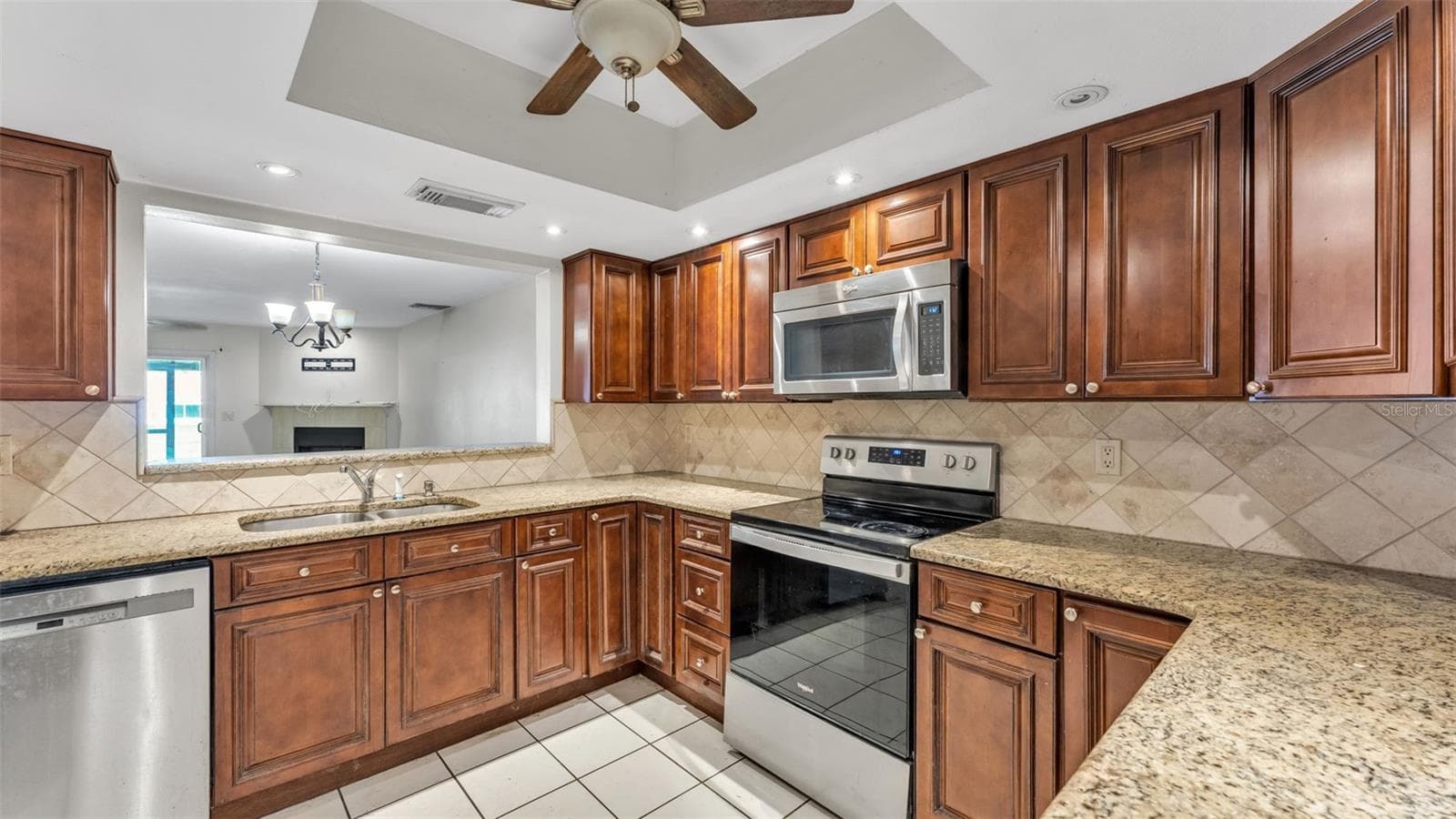Townhouse at 707 CARPENTERS WAY #46, LAKELAND, photo 11 of 35