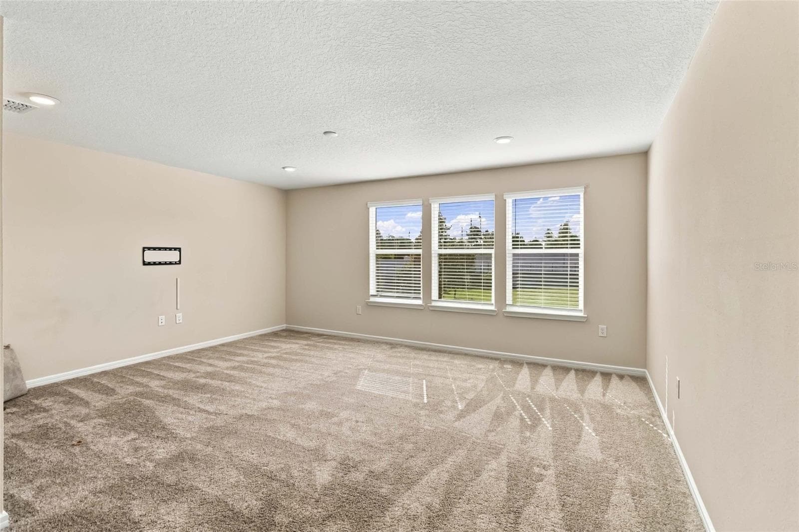 Single Family Residence at 3275 BUOY CIR, WINTER GARDEN, photo 15 of 34