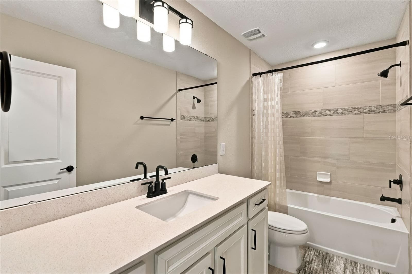 Single Family Residence at 3275 BUOY CIR, WINTER GARDEN, photo 19 of 34