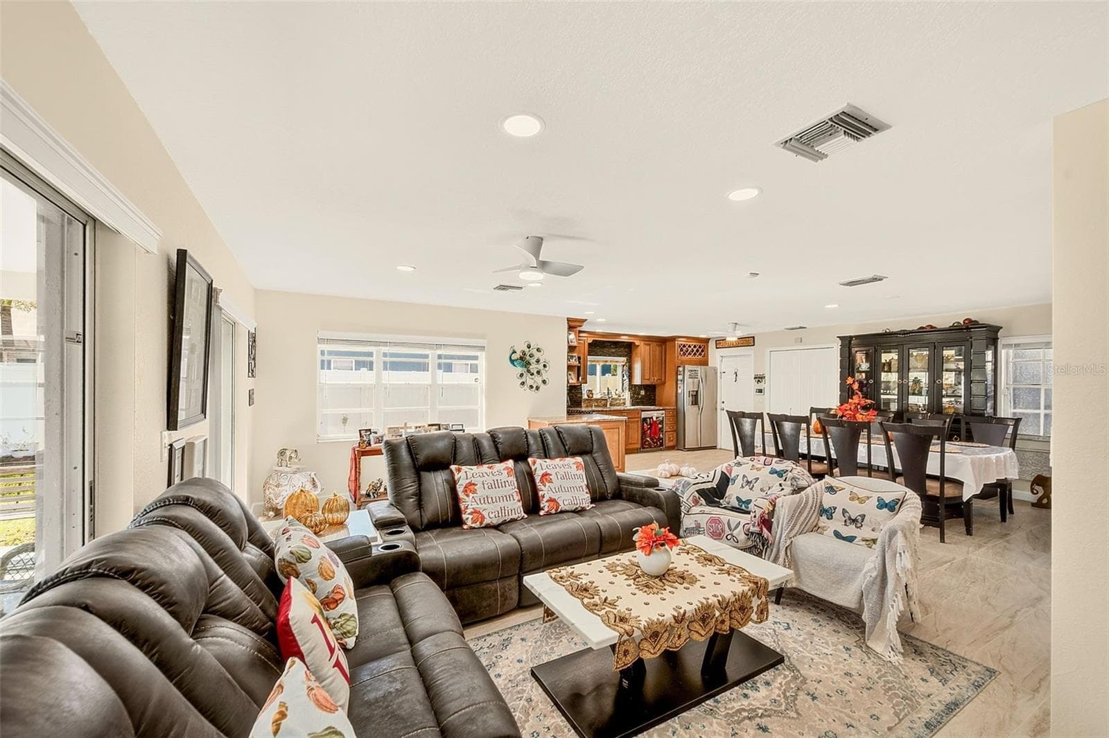 GREAT ROOM - 8747 GLEN LAKES BLVD N, ST PETERSBURG