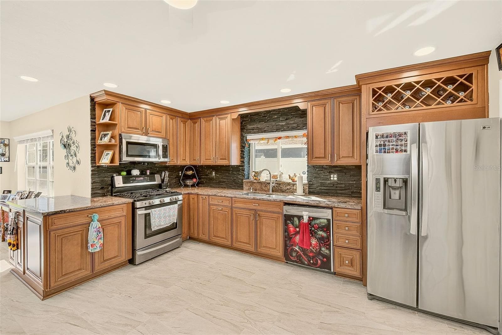 KITCHEN - 8747 GLEN LAKES BLVD N, ST PETERSBURG