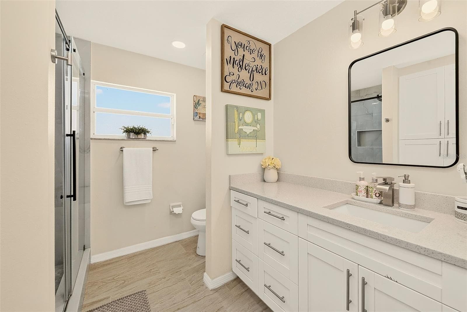 MASTER BATH - 8747 GLEN LAKES BLVD N, ST PETERSBURG